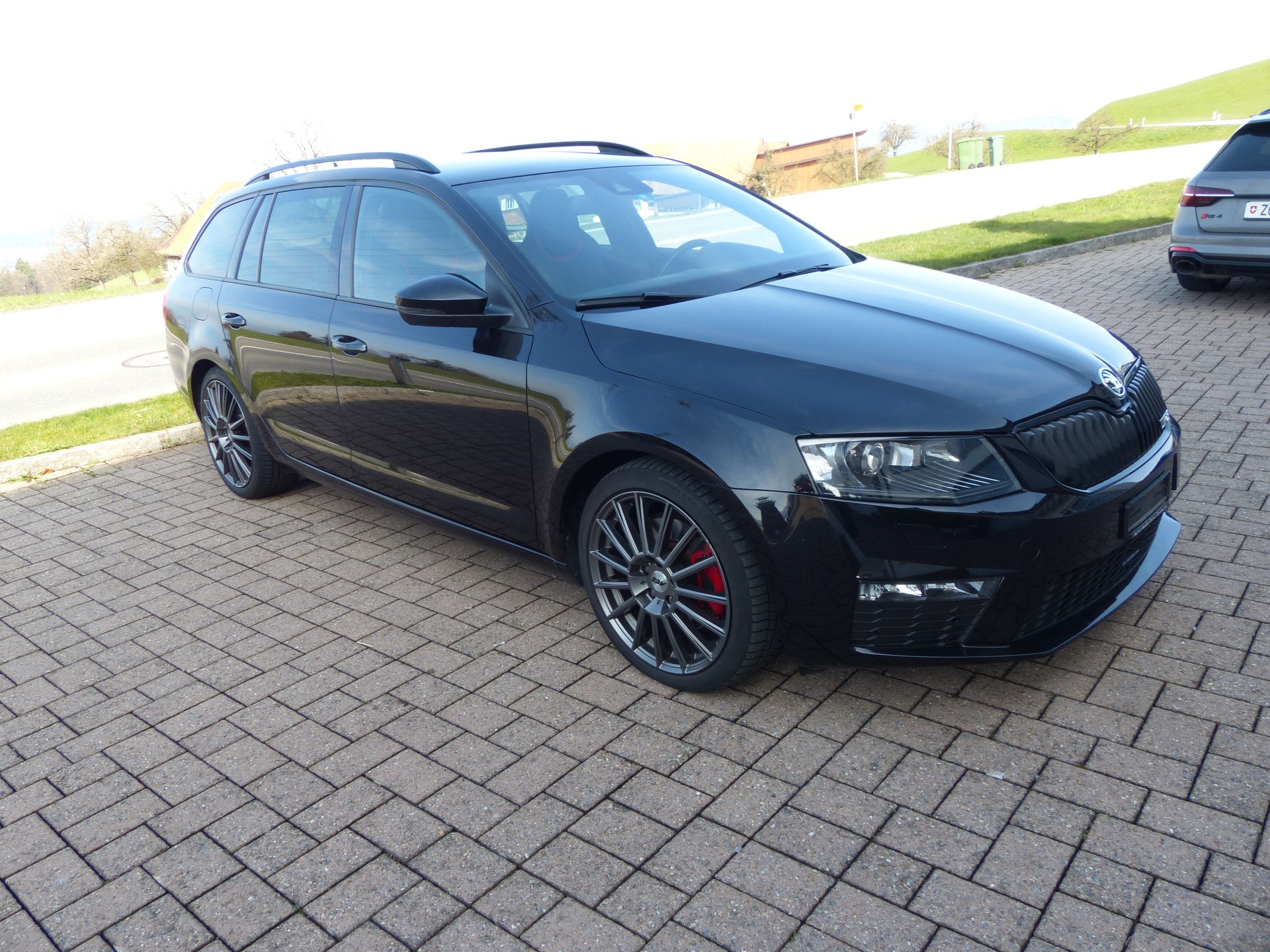 SKODA Octavia Combi 2.0 TDI RS 4x4 DSG-image-2