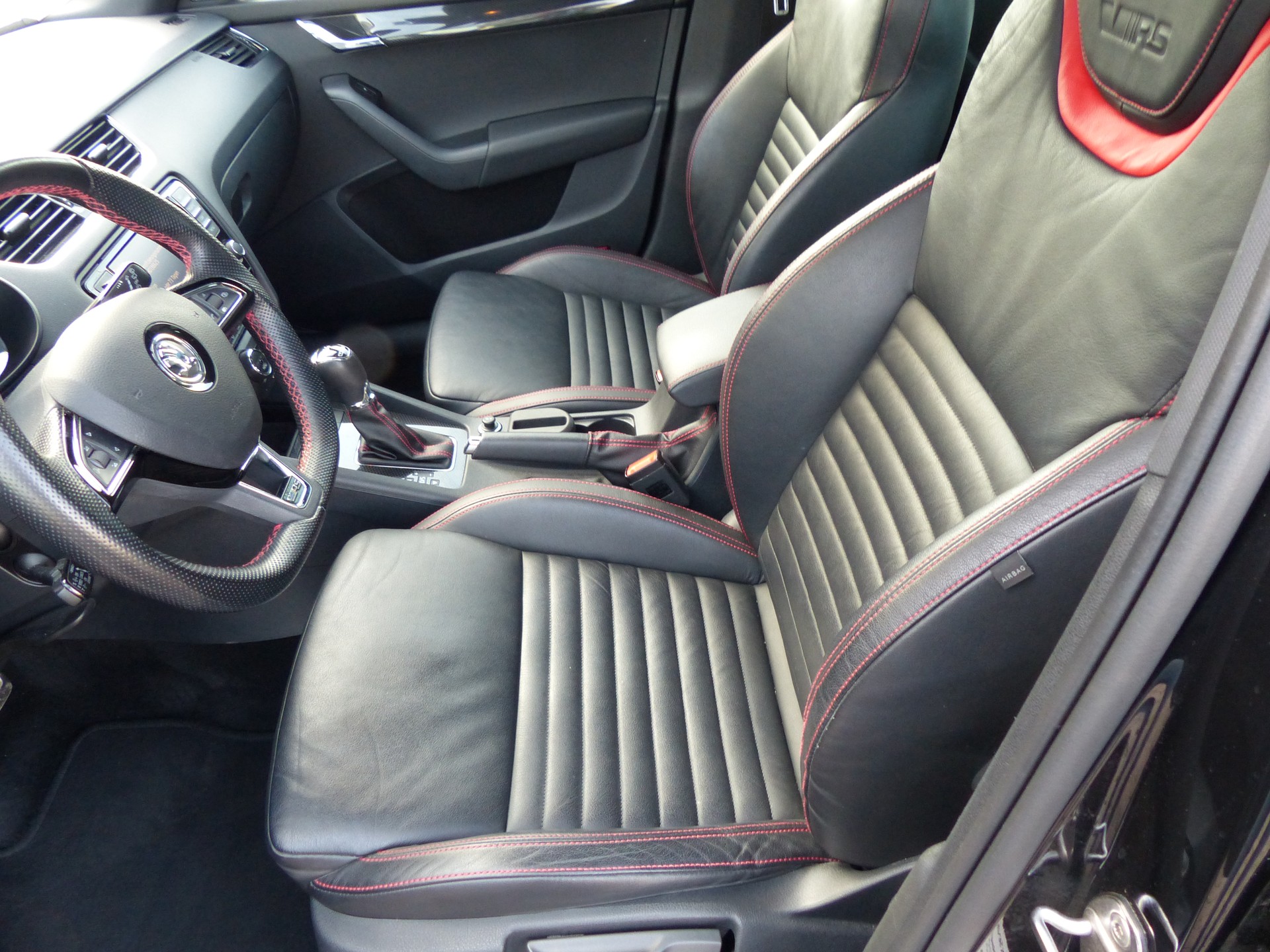 SKODA Octavia Combi 2.0 TDI RS 4x4 DSG-image-7