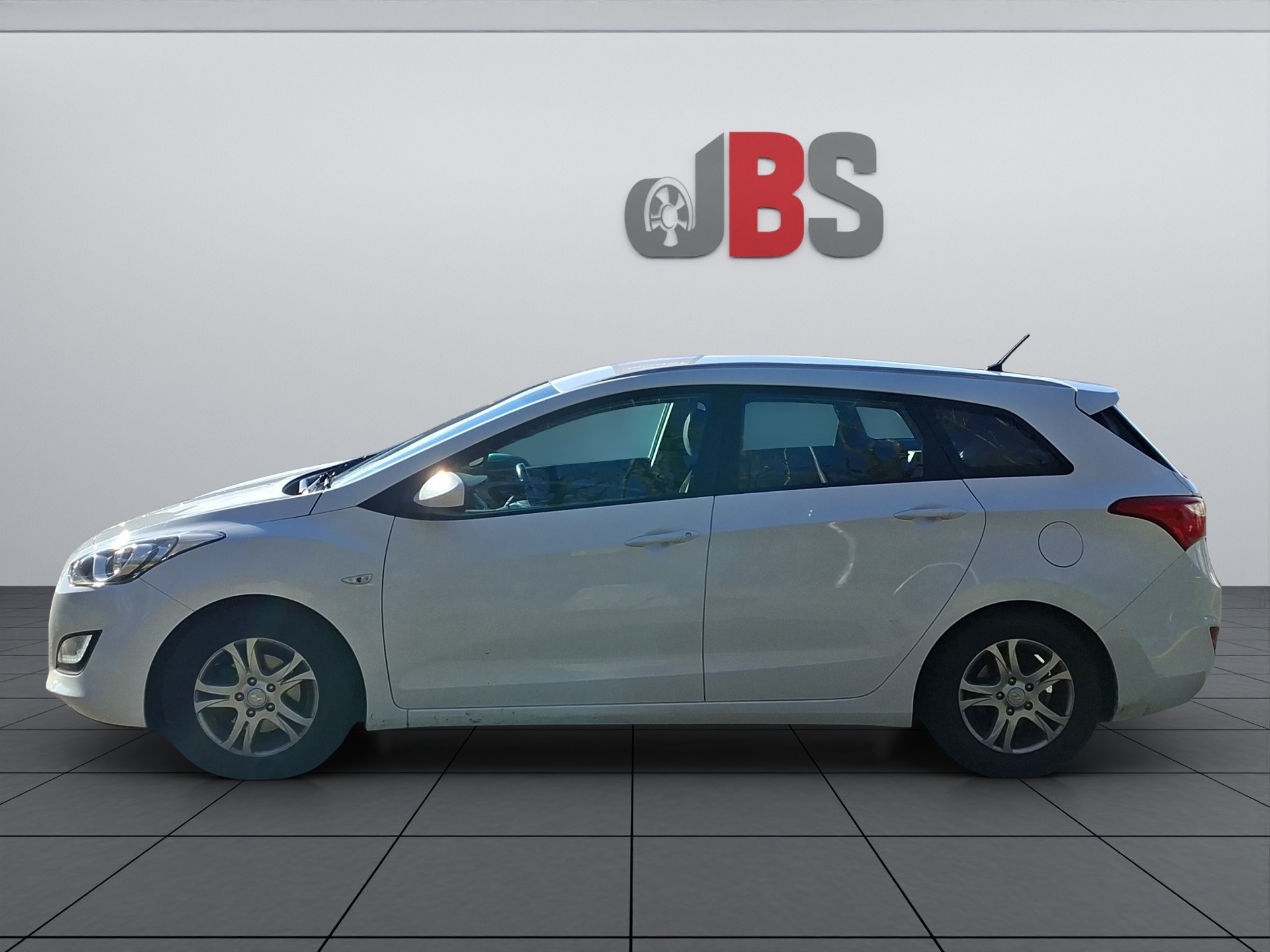 HYUNDAI i30 Wagon 1.6 CRDi Vertex Automatic DCT-image-3