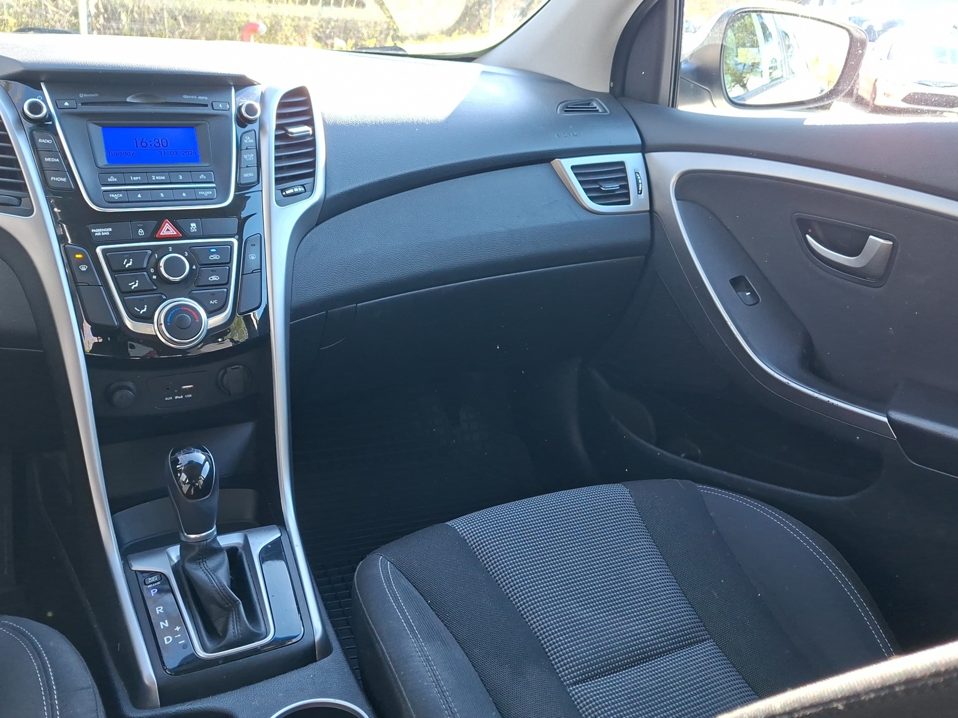 HYUNDAI i30 Wagon 1.6 CRDi Vertex Automatic DCT-image-10