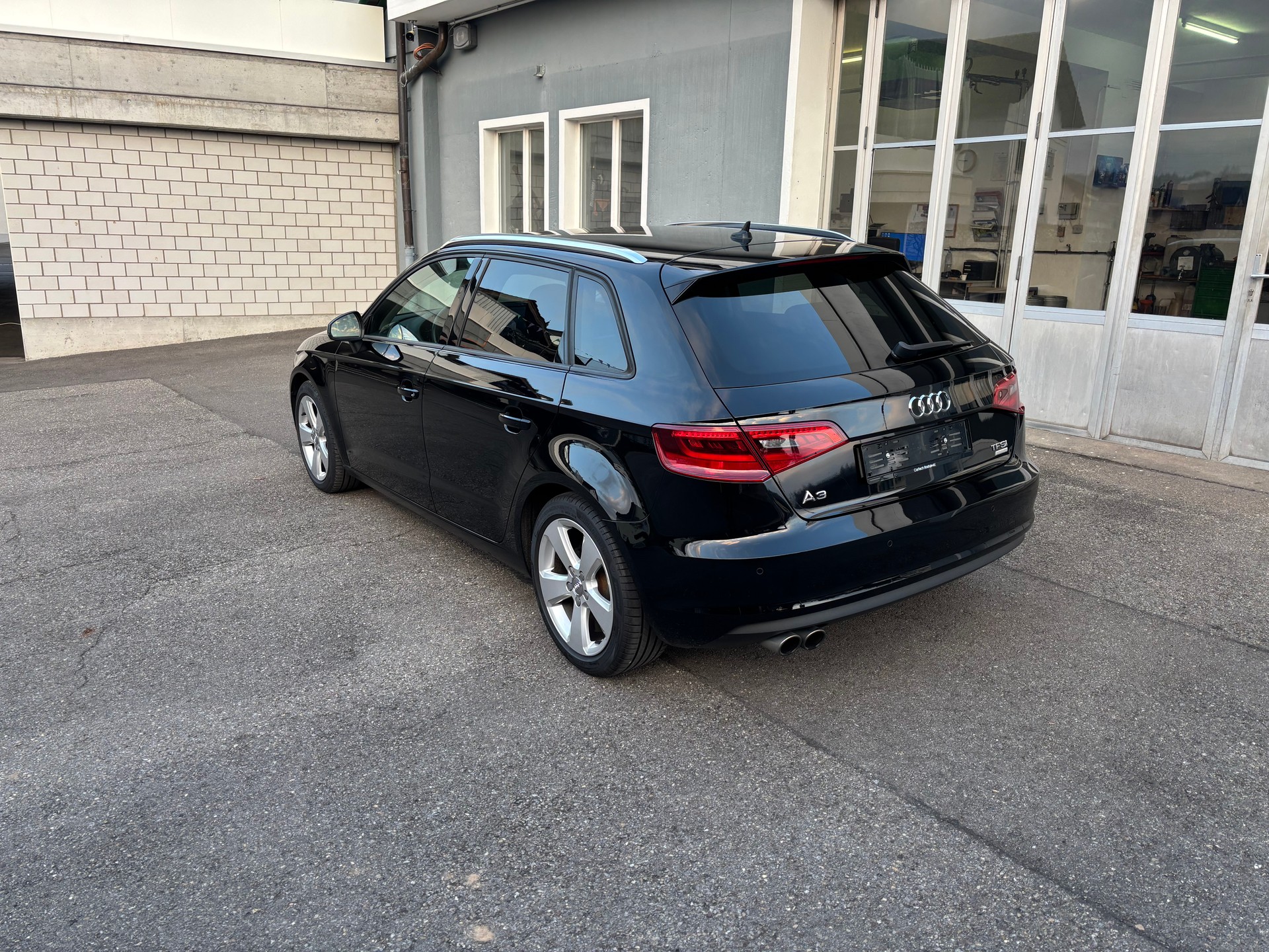 AUDI A3-showroom-element-1