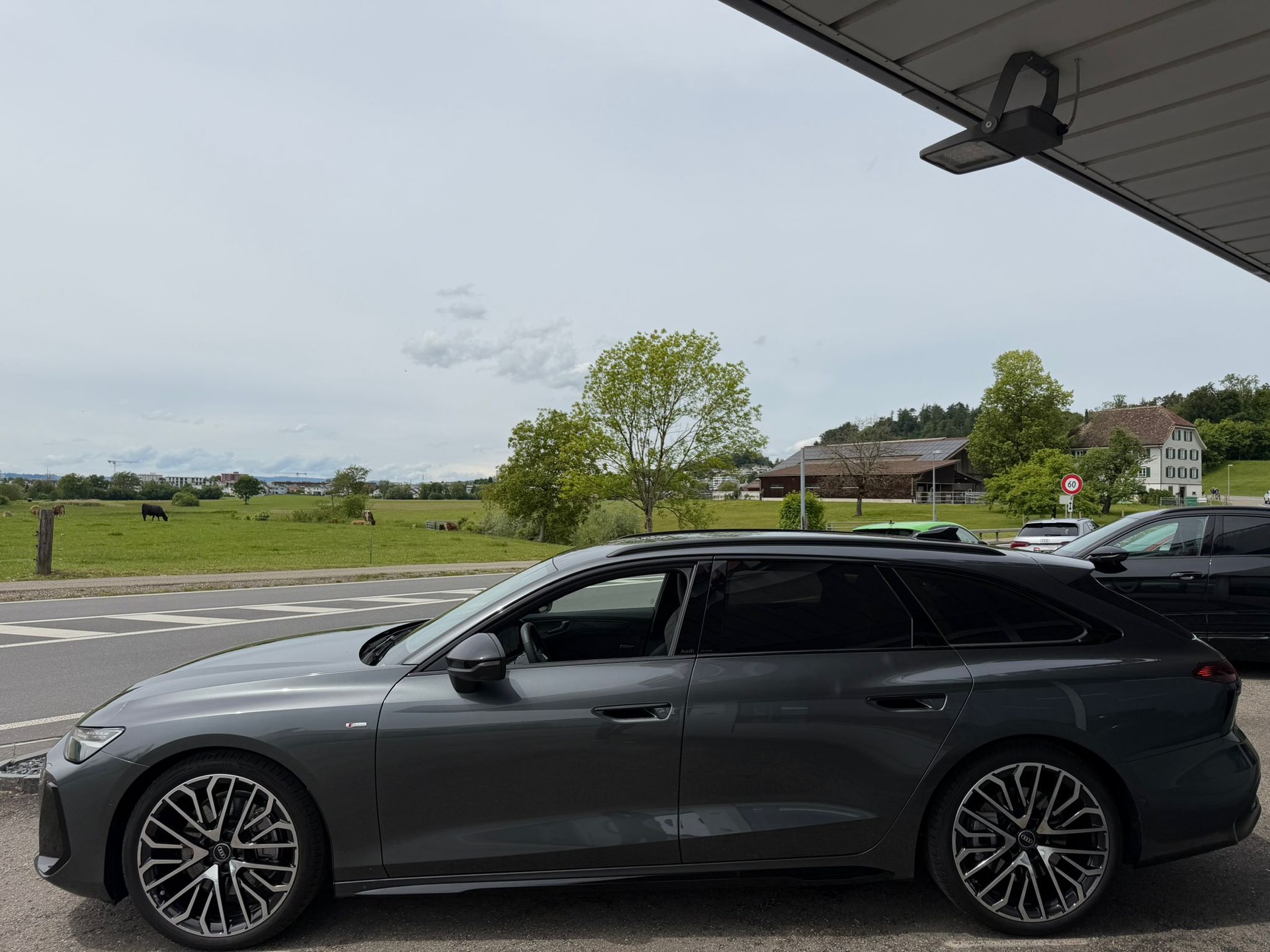 AUDI A6 Avant TFSI quattro 270 kW S tronic-image-4