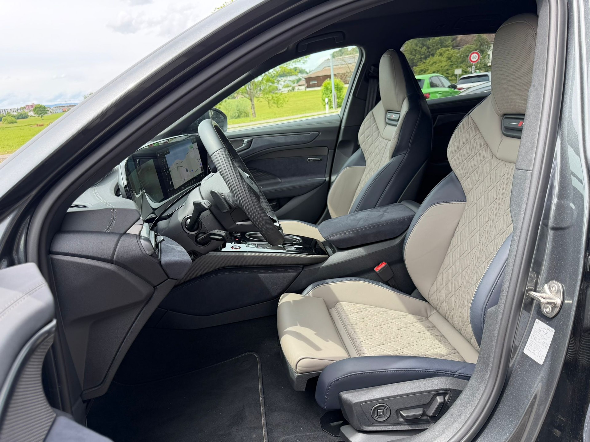 AUDI A6 Avant TFSI quattro 270 kW S tronic-image-7