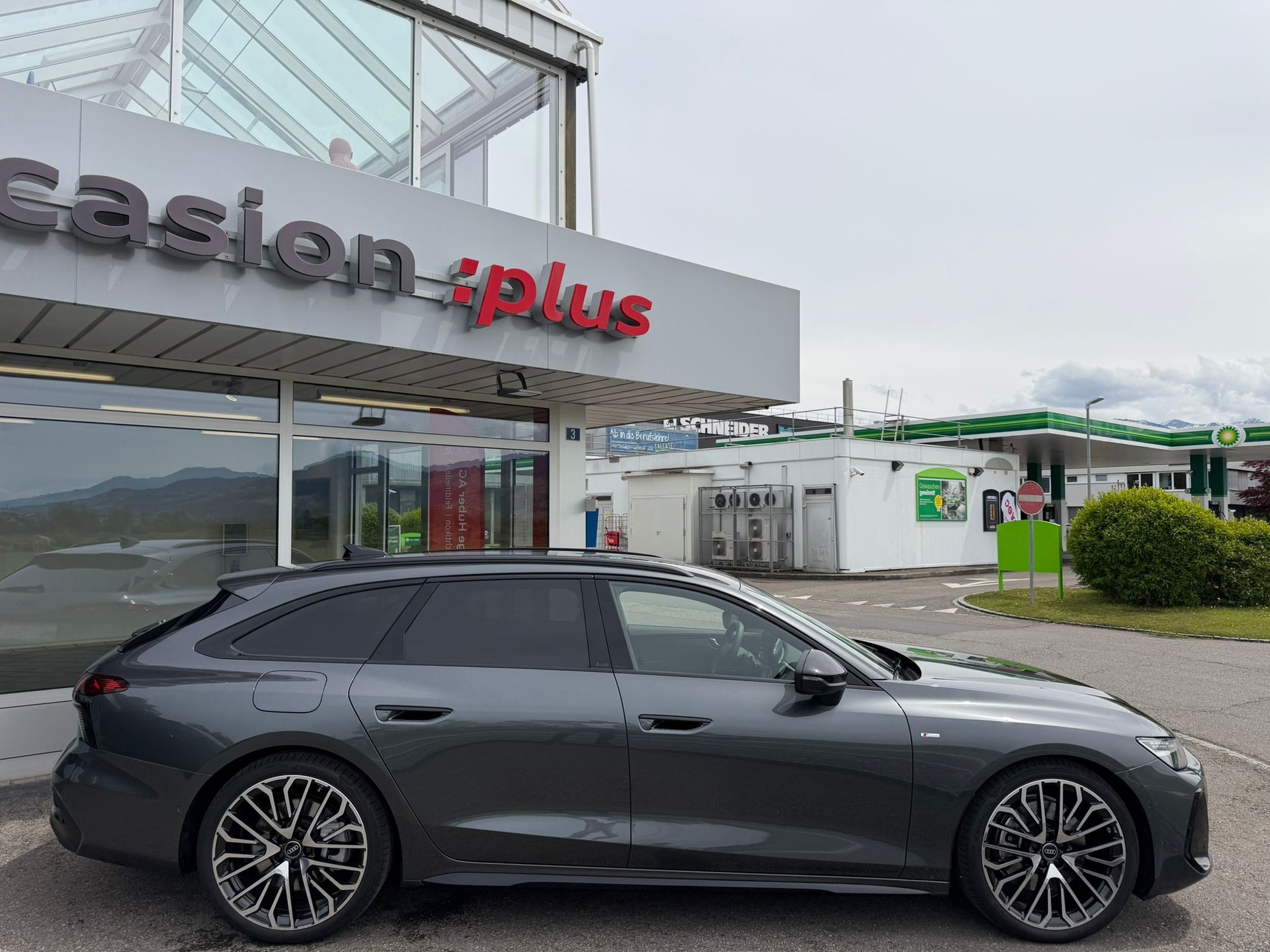 AUDI A6 Avant TFSI quattro 270 kW S tronic-image-2