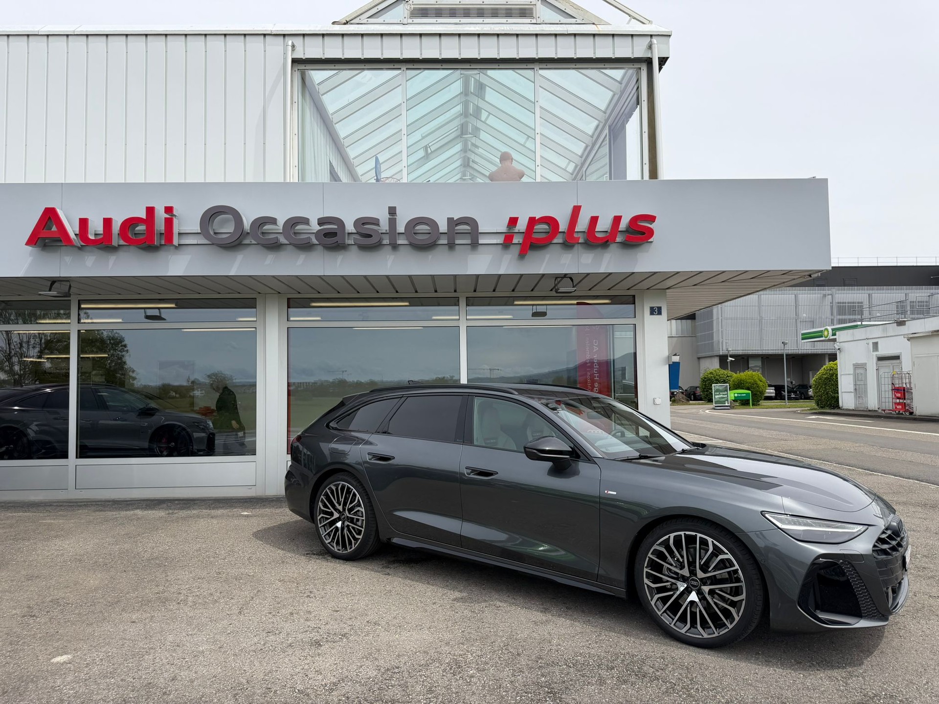 AUDI A6 Avant TFSI quattro 270 kW S tronic-image-1