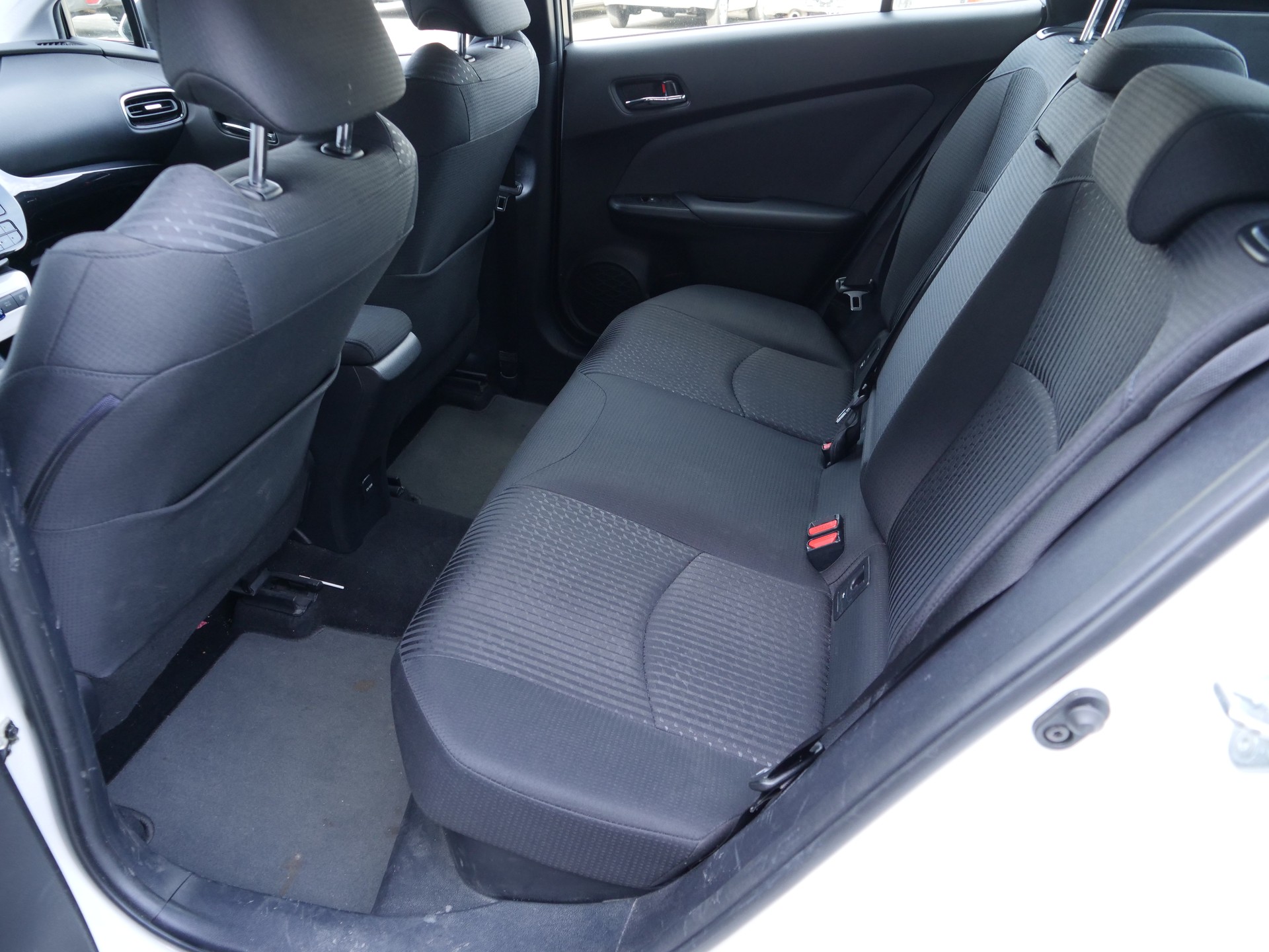 TOYOTA Prius 1.8 VVT-i HSD Sol Premium-image-12