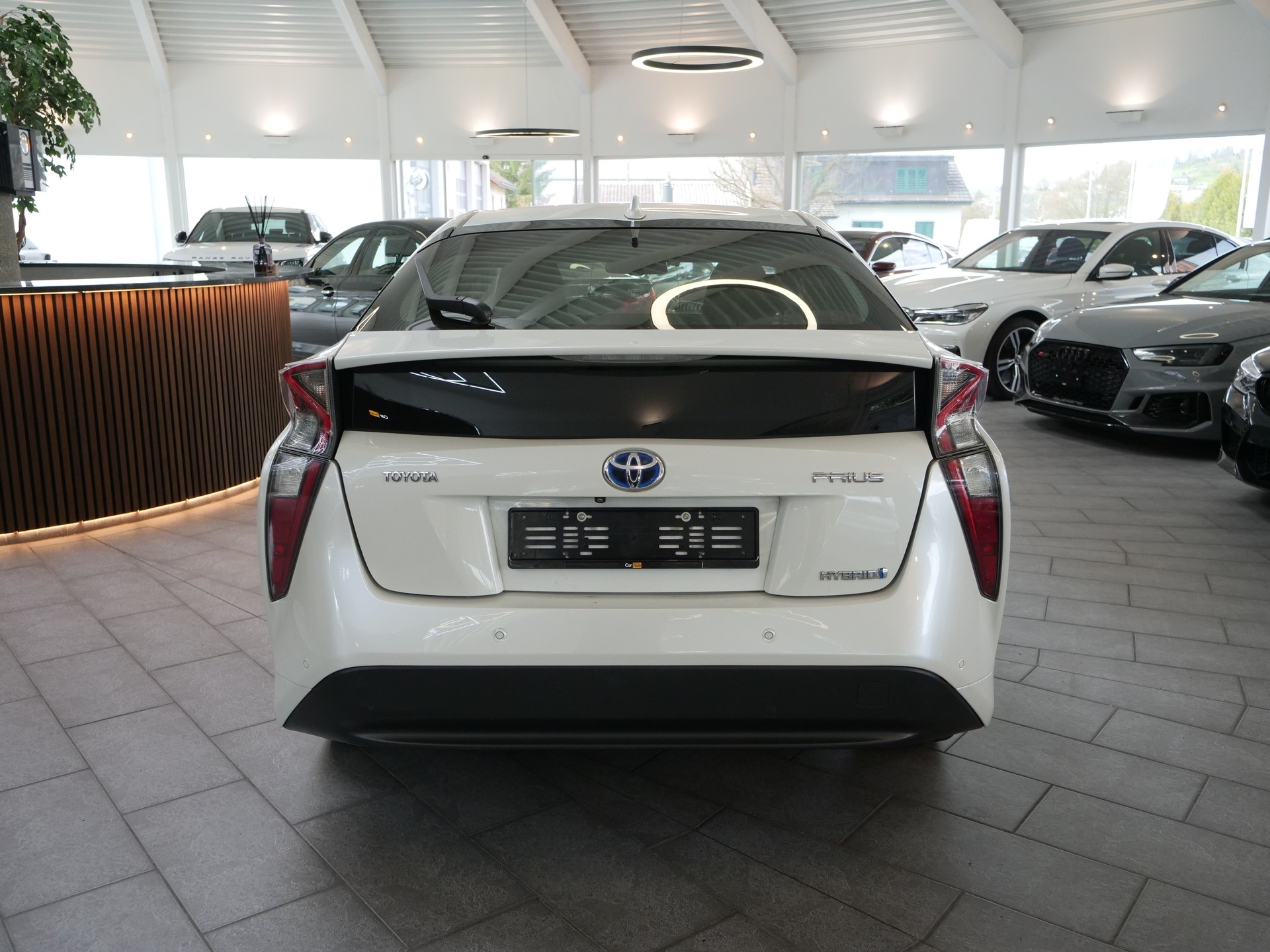 TOYOTA Prius 1.8 VVT-i HSD Sol Premium-image-5