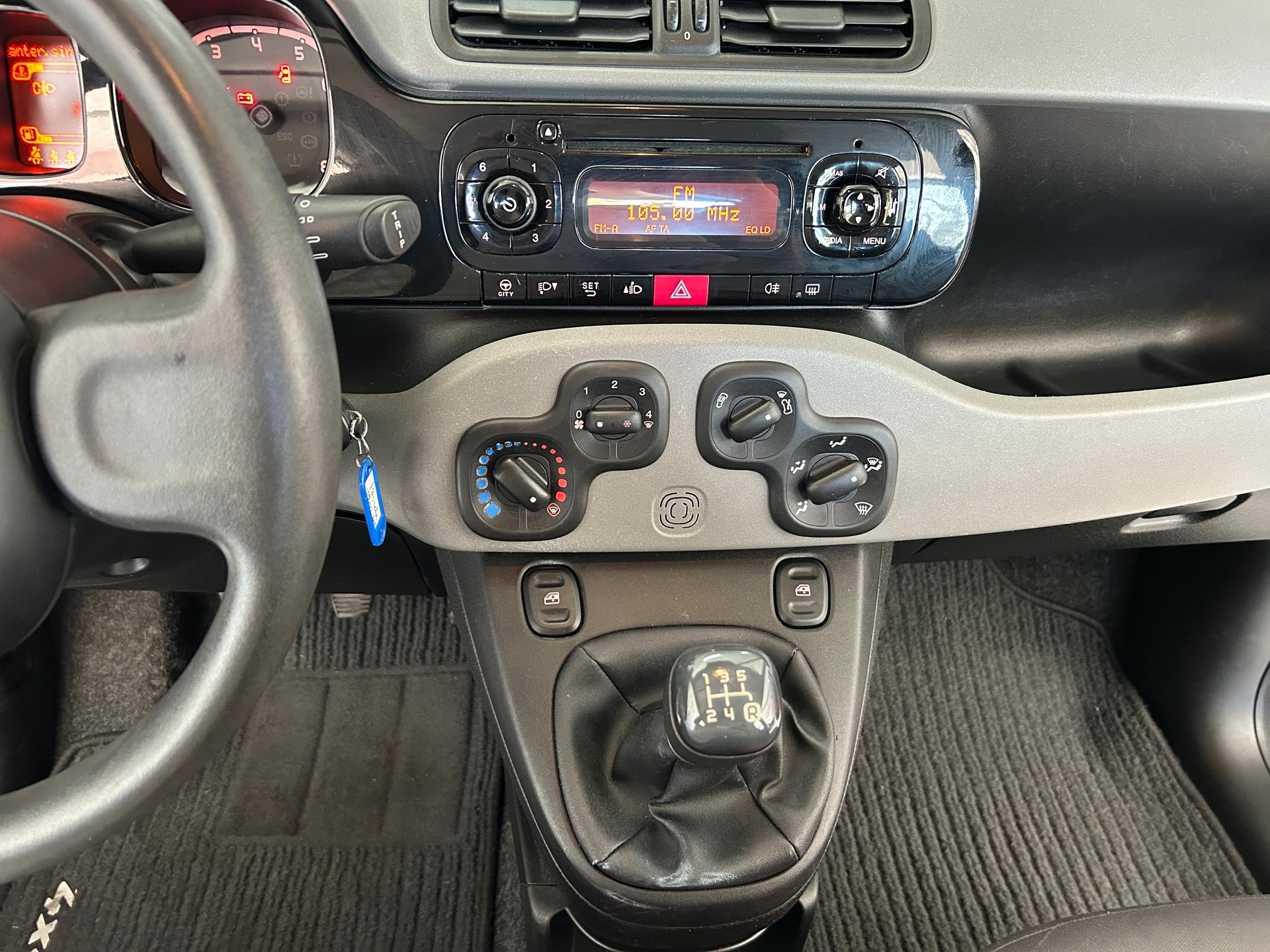 FIAT Panda 1.2 Lounge-image-8