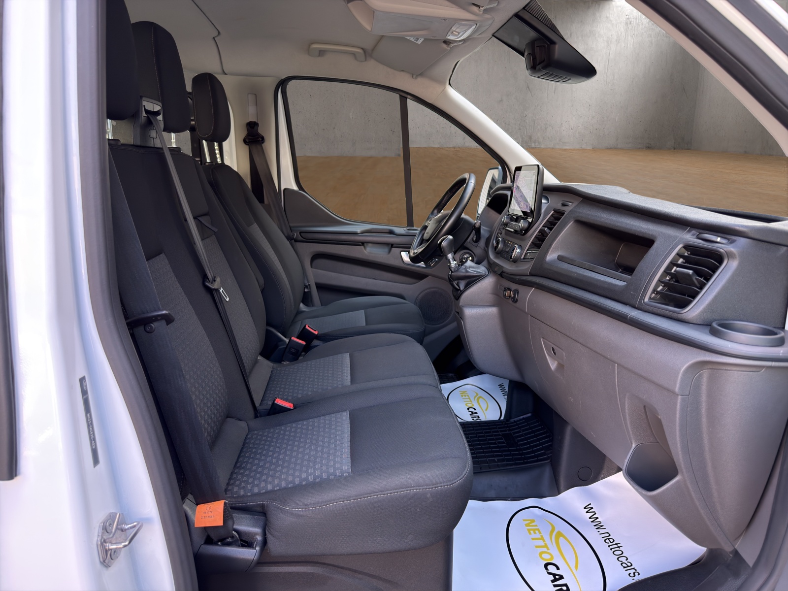FORD Transit Custom Van 300 L1H1 DK Trend-image-9