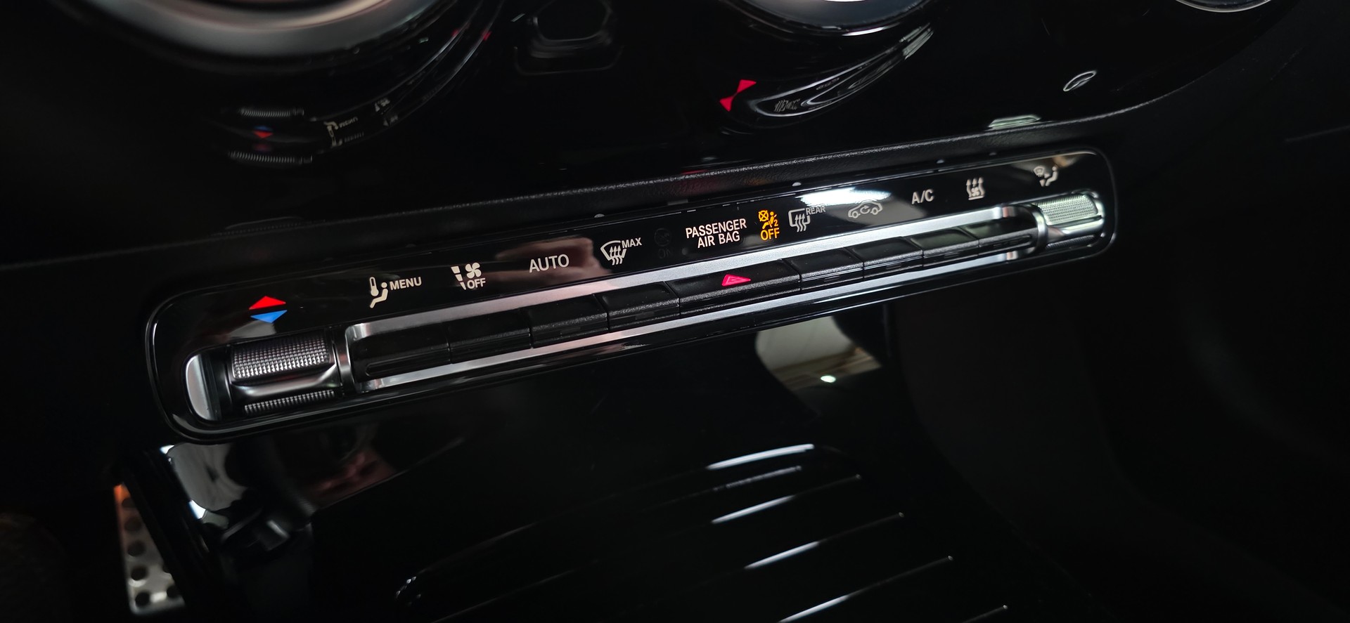 MERCEDES-BENZ A 220 d 8G-DCT AMG-Line 4Matic *ACC*LaneAssist*Ambientebeleuchtung*Rückfahrkamera*Sitzheizung*-image-15