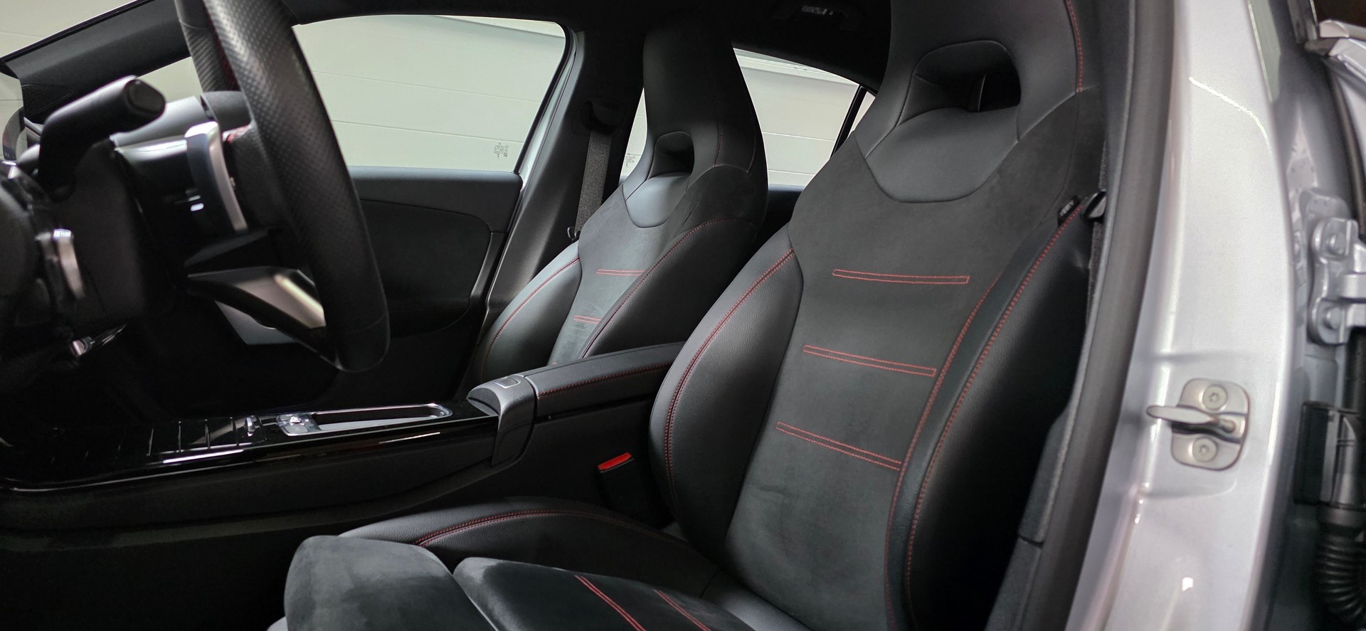 MERCEDES-BENZ A 220 d 8G-DCT AMG-Line 4Matic *ACC*LaneAssist*Ambientebeleuchtung*Rückfahrkamera*Sitzheizung*-image-9