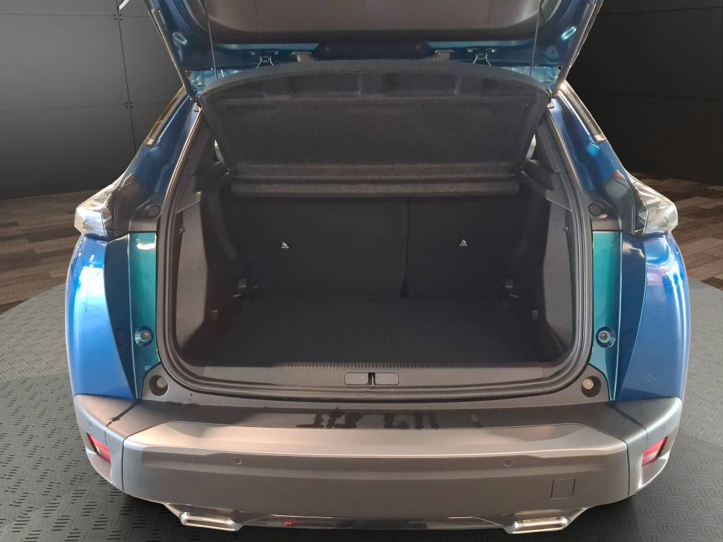 PEUGEOT 2008 1.2 145 MHEV Style-image-11