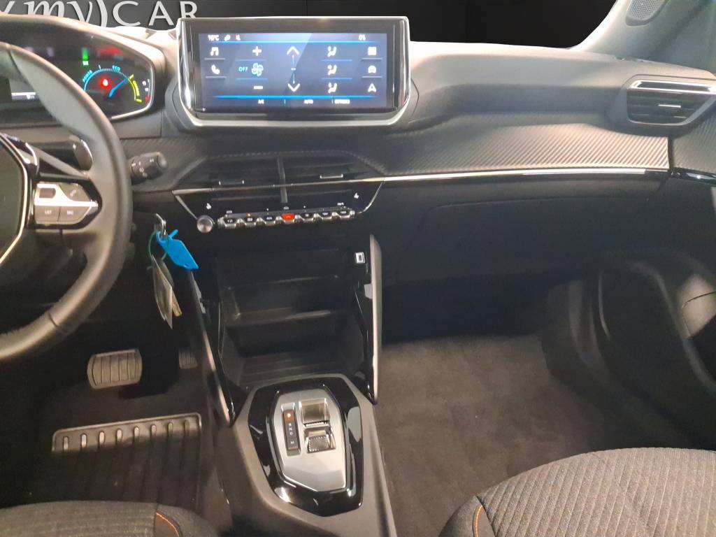 PEUGEOT 2008 1.2 145 MHEV Style-image-6