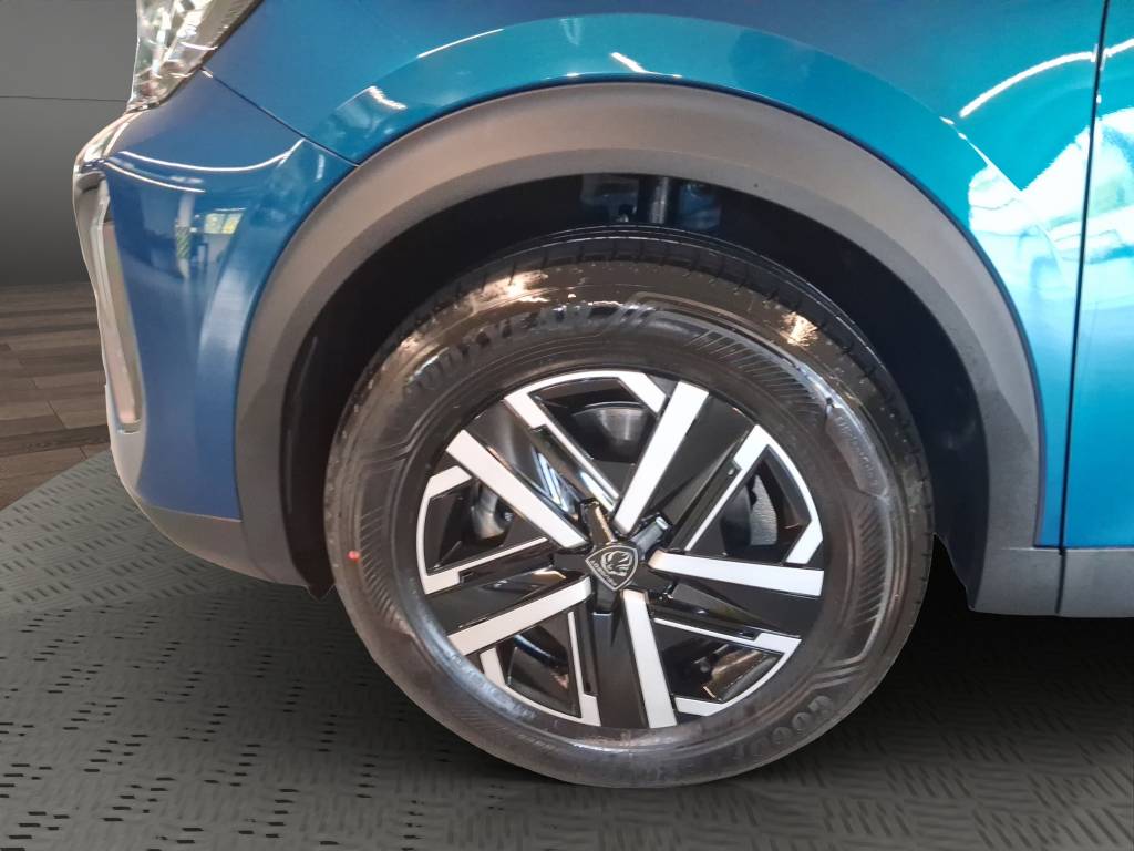 PEUGEOT 2008 1.2 145 MHEV Style-image-15