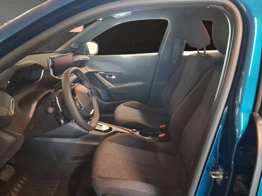 PEUGEOT 2008 1.2 145 MHEV Style-image-7