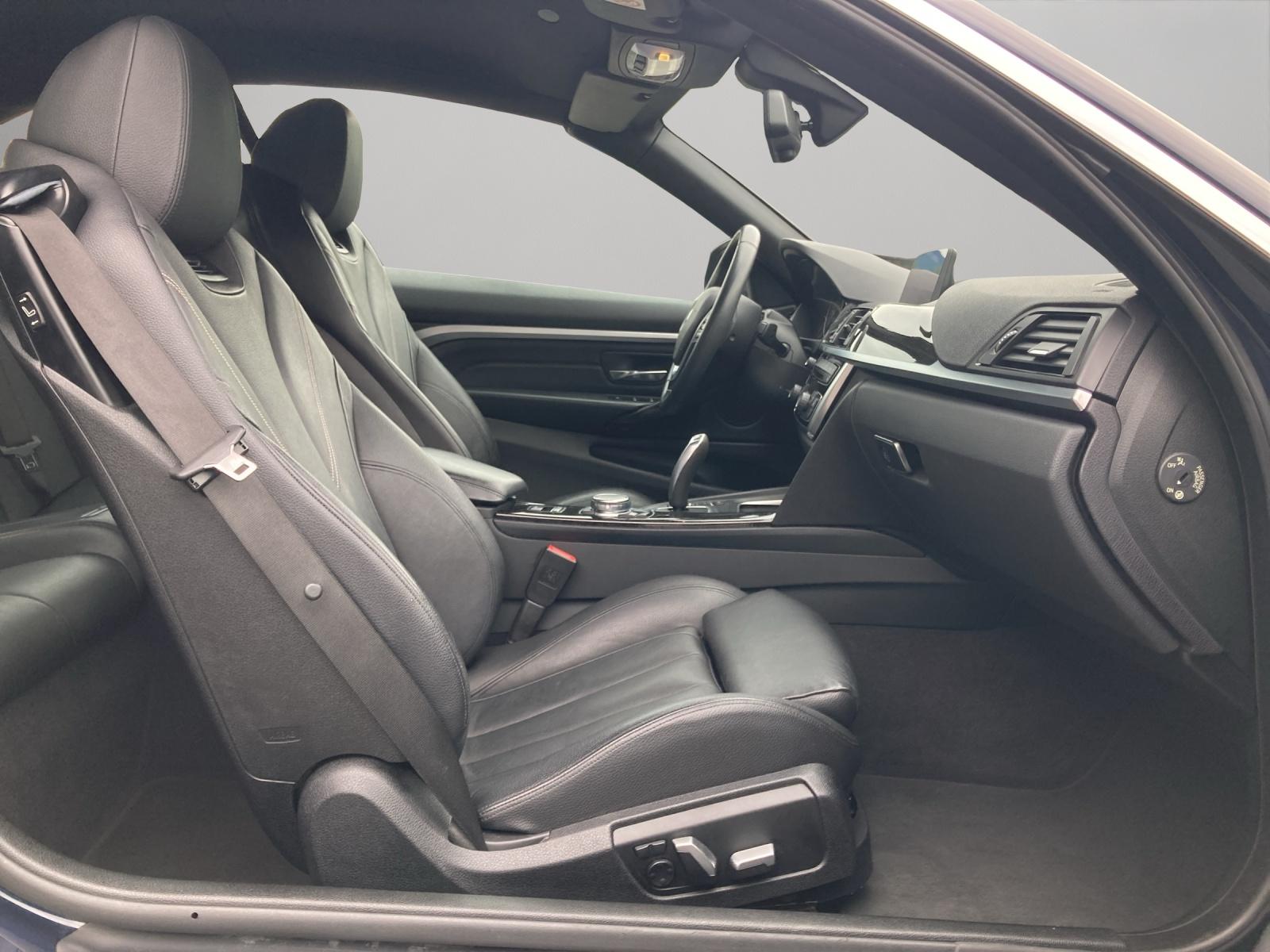 BMW 430i xDrive Cabrio-image-10