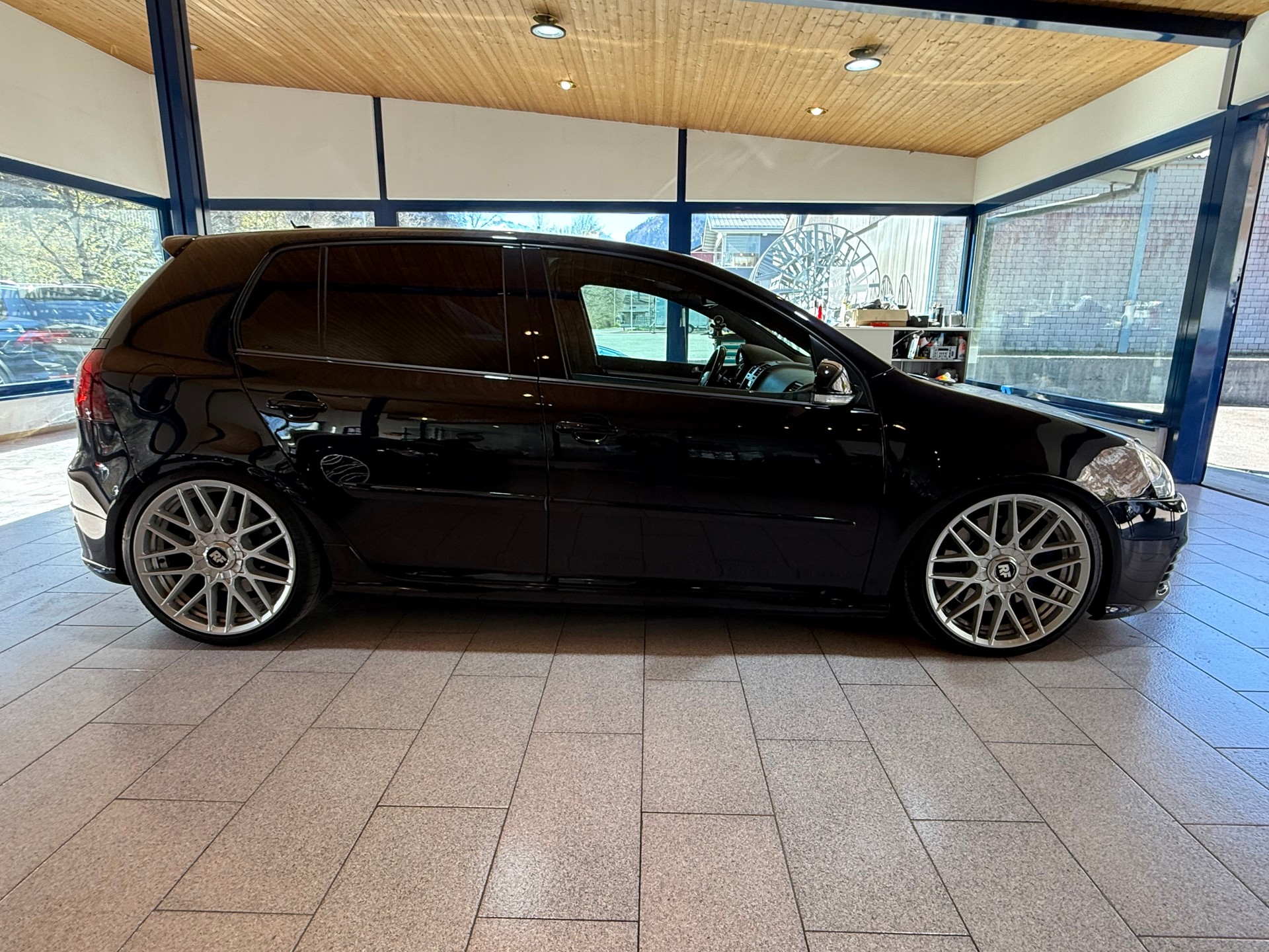 VW Golf R32 4Motion-image-5