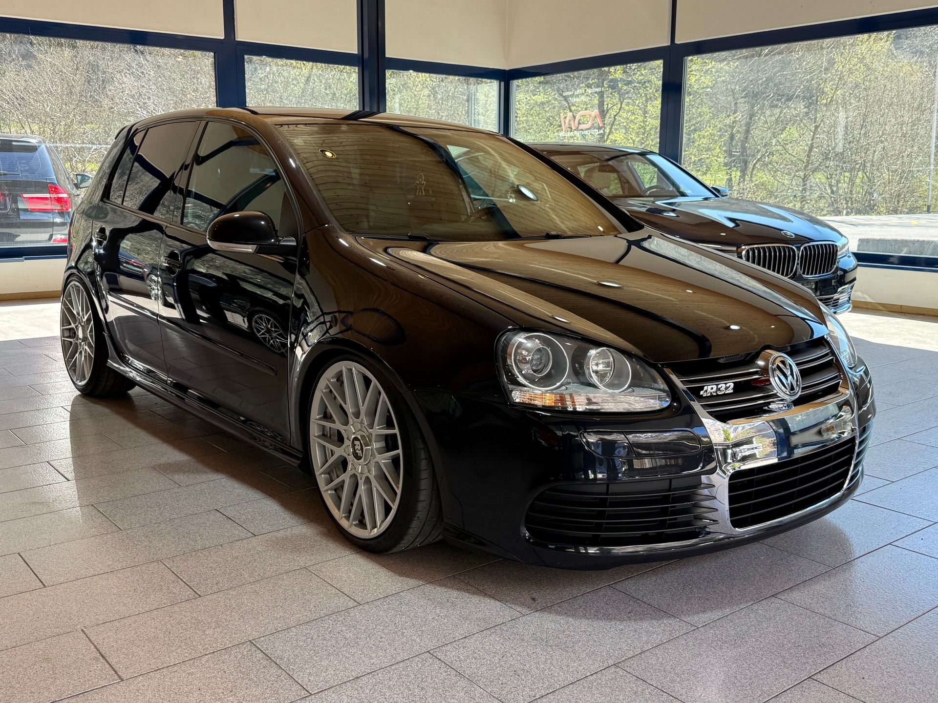 VW Golf R32 4Motion-image-1