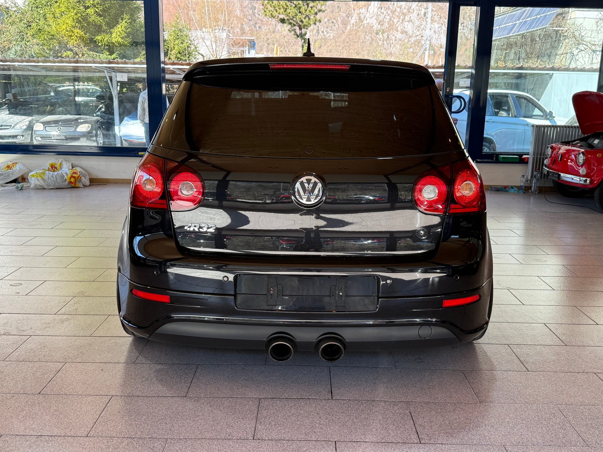 VW Golf R32 4Motion-image-4