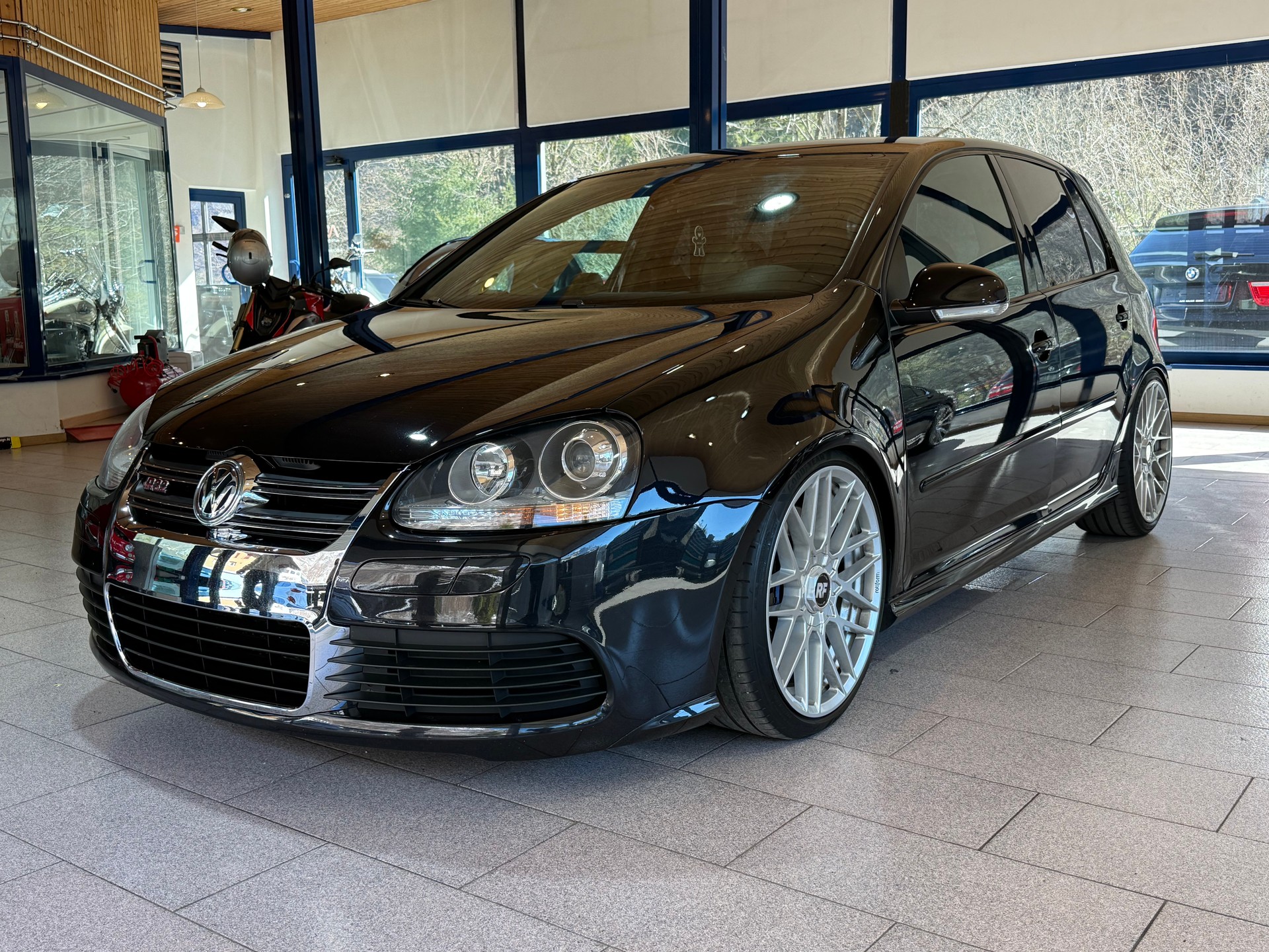 VW Golf R32 4Motion-image-0