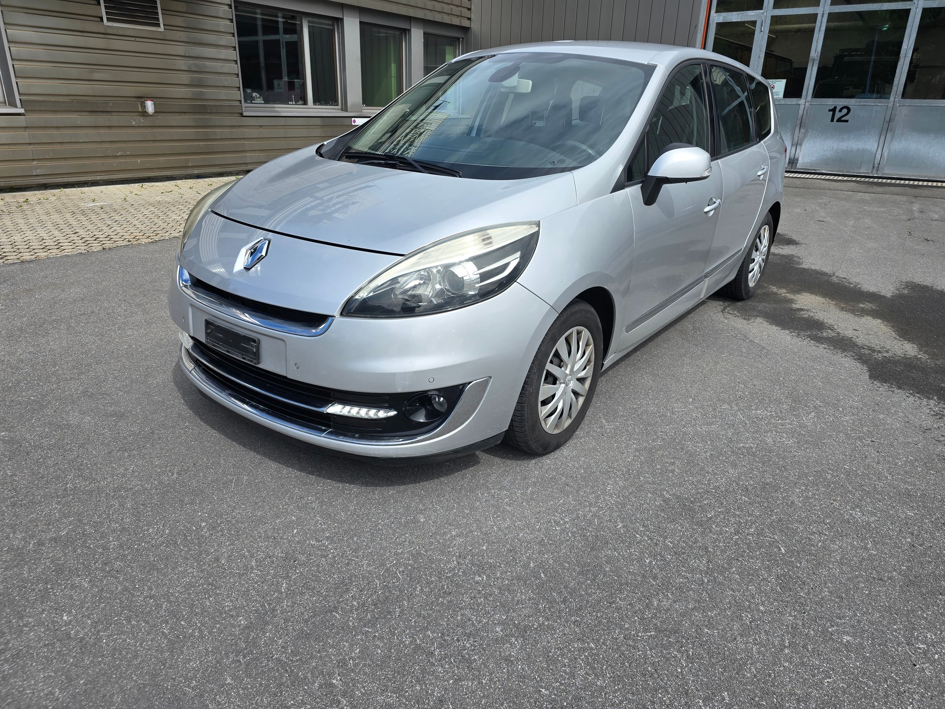 RENAULT Grand Scénic 1.6 dCi Dynamique-image-1