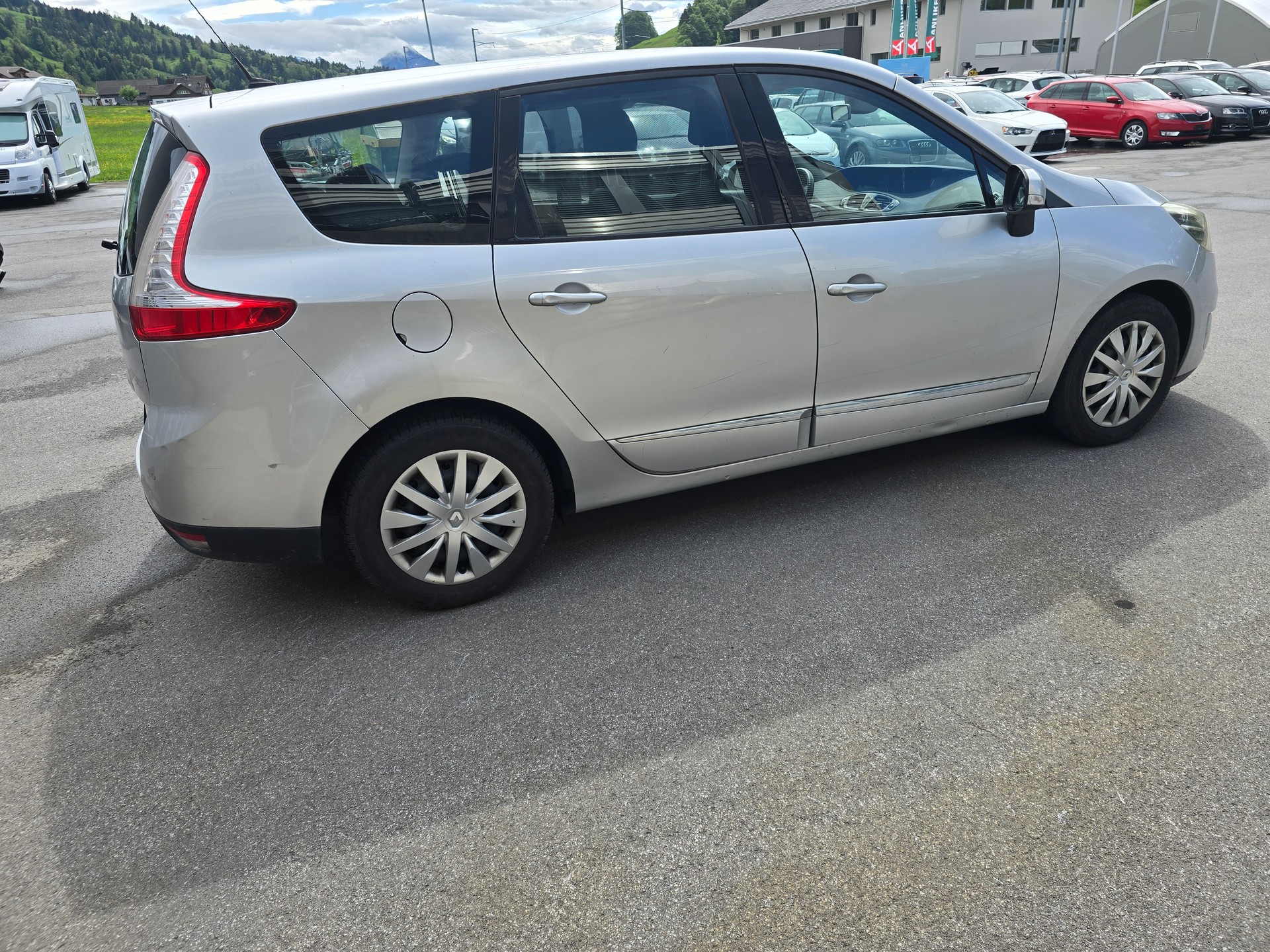 RENAULT Grand Scénic 1.6 dCi Dynamique-image-6