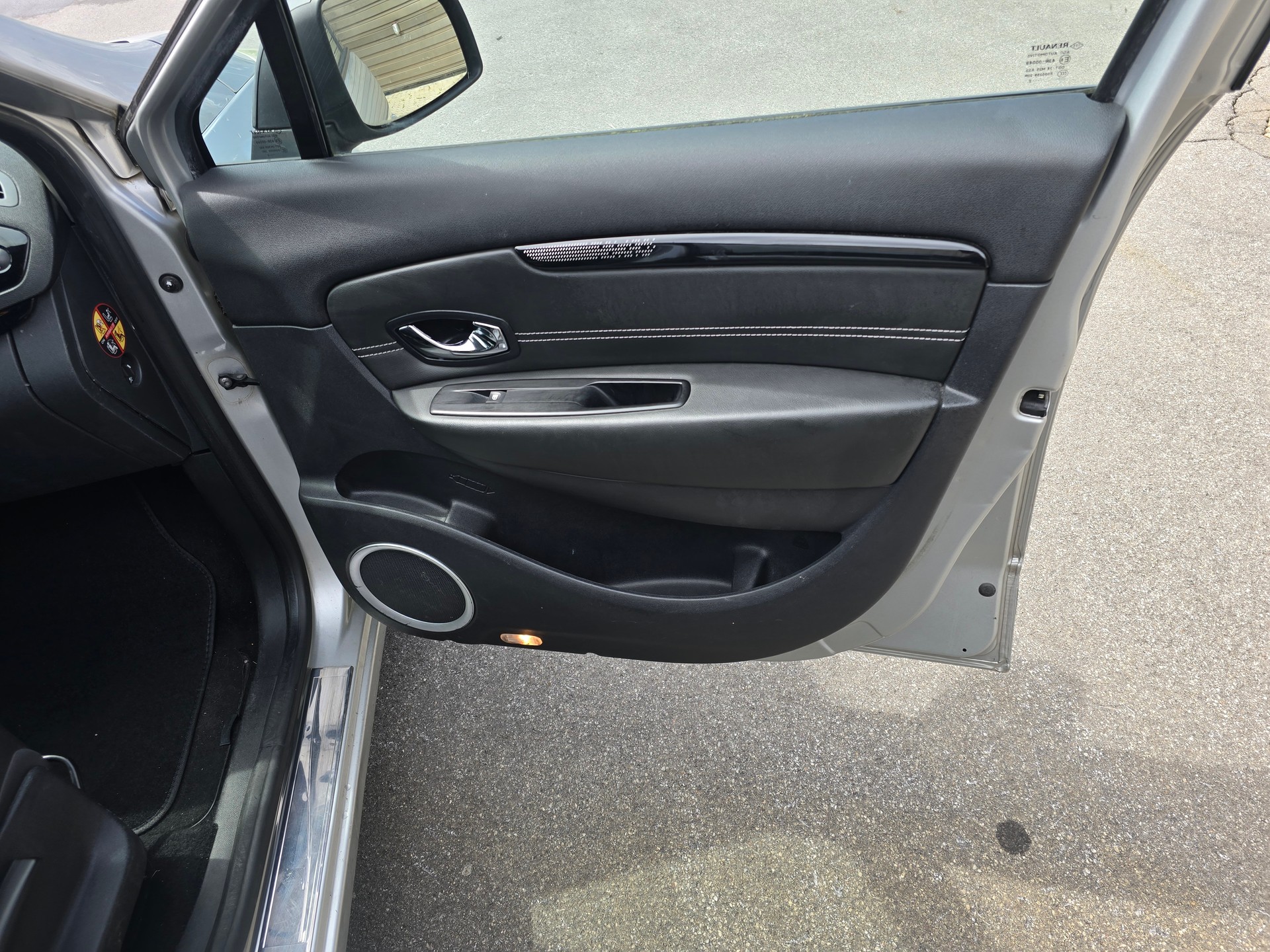RENAULT Grand Scénic 1.6 dCi Dynamique-image-10