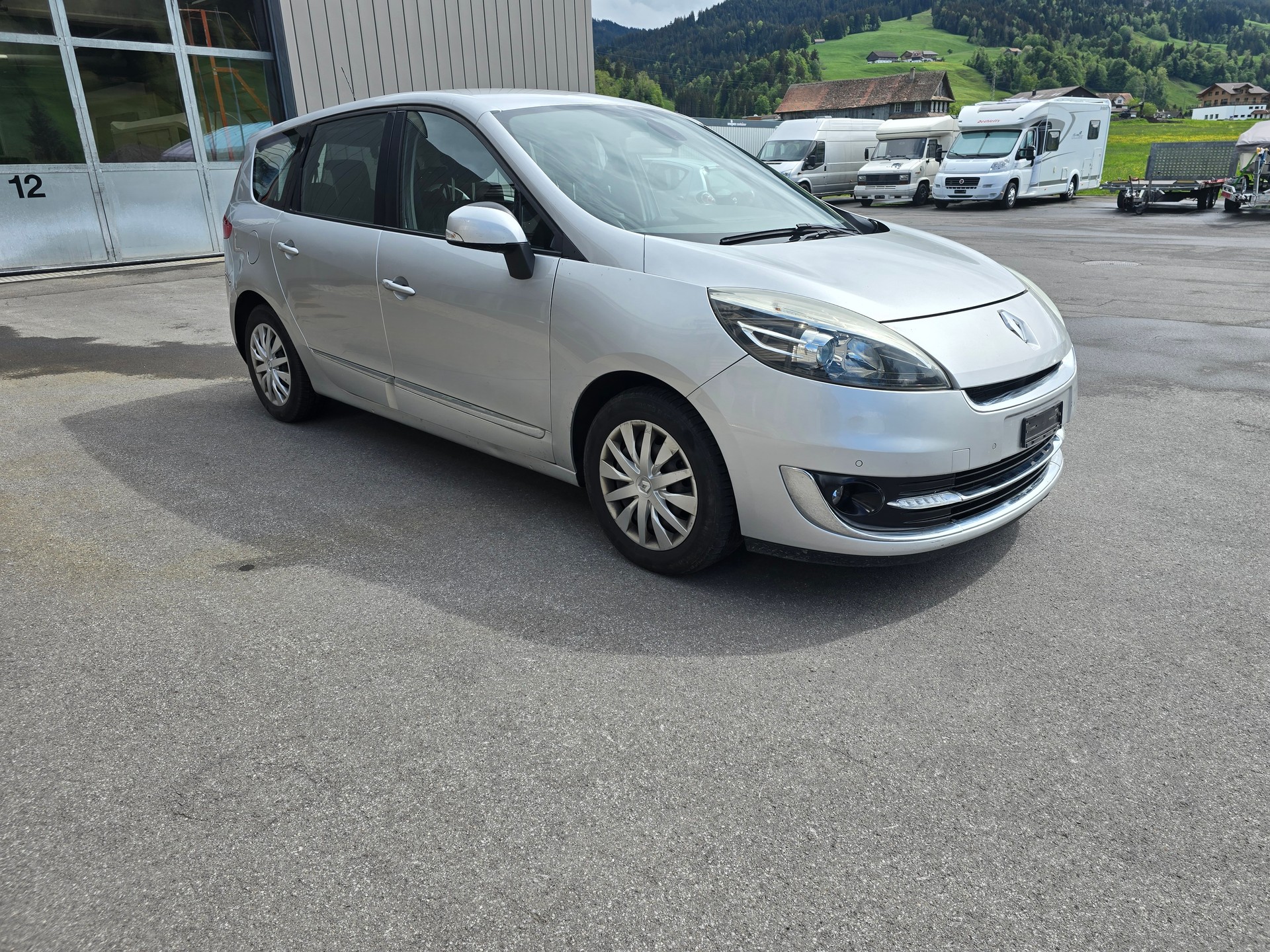 RENAULT Grand Scénic 1.6 dCi Dynamique-image-2