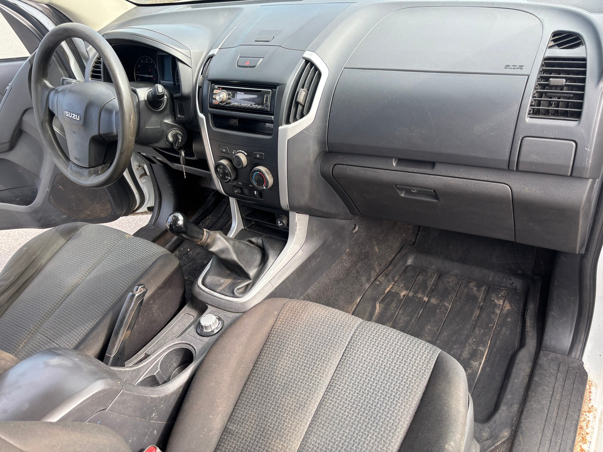ISUZU D-MAX 2.5 Crew Cab Planet 4x4-image-10
