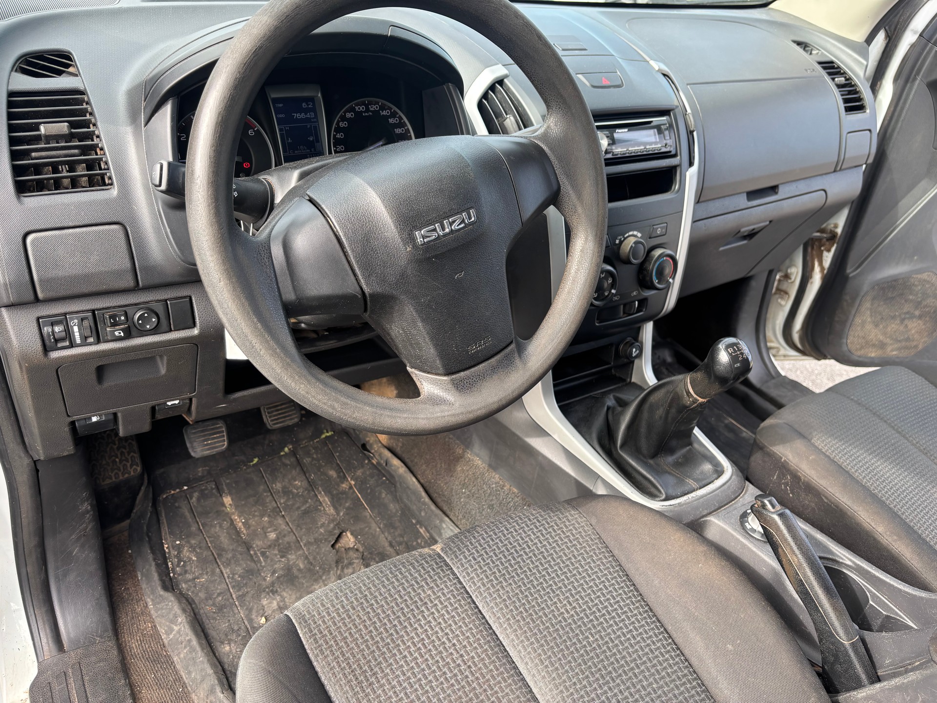 ISUZU D-MAX 2.5 Crew Cab Planet 4x4-image-8