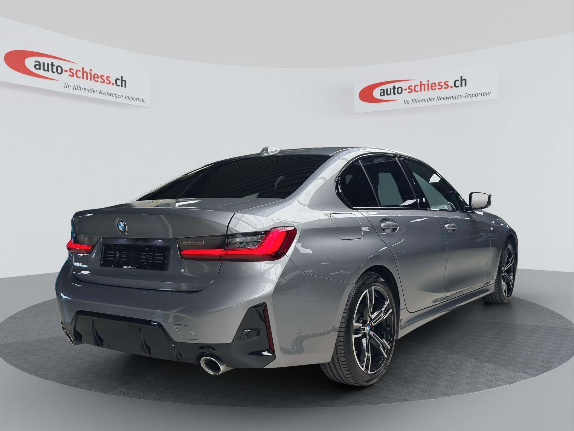 BMW 320d xDrive M Sport Steptronic-image-4