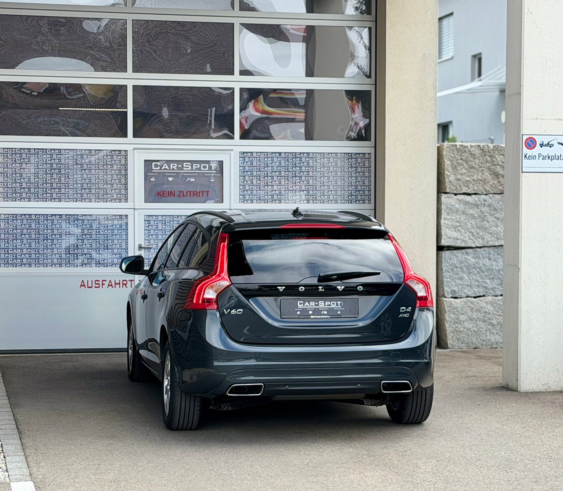 VOLVO V60 D4 AWD Family Edition Geartronic-image-5