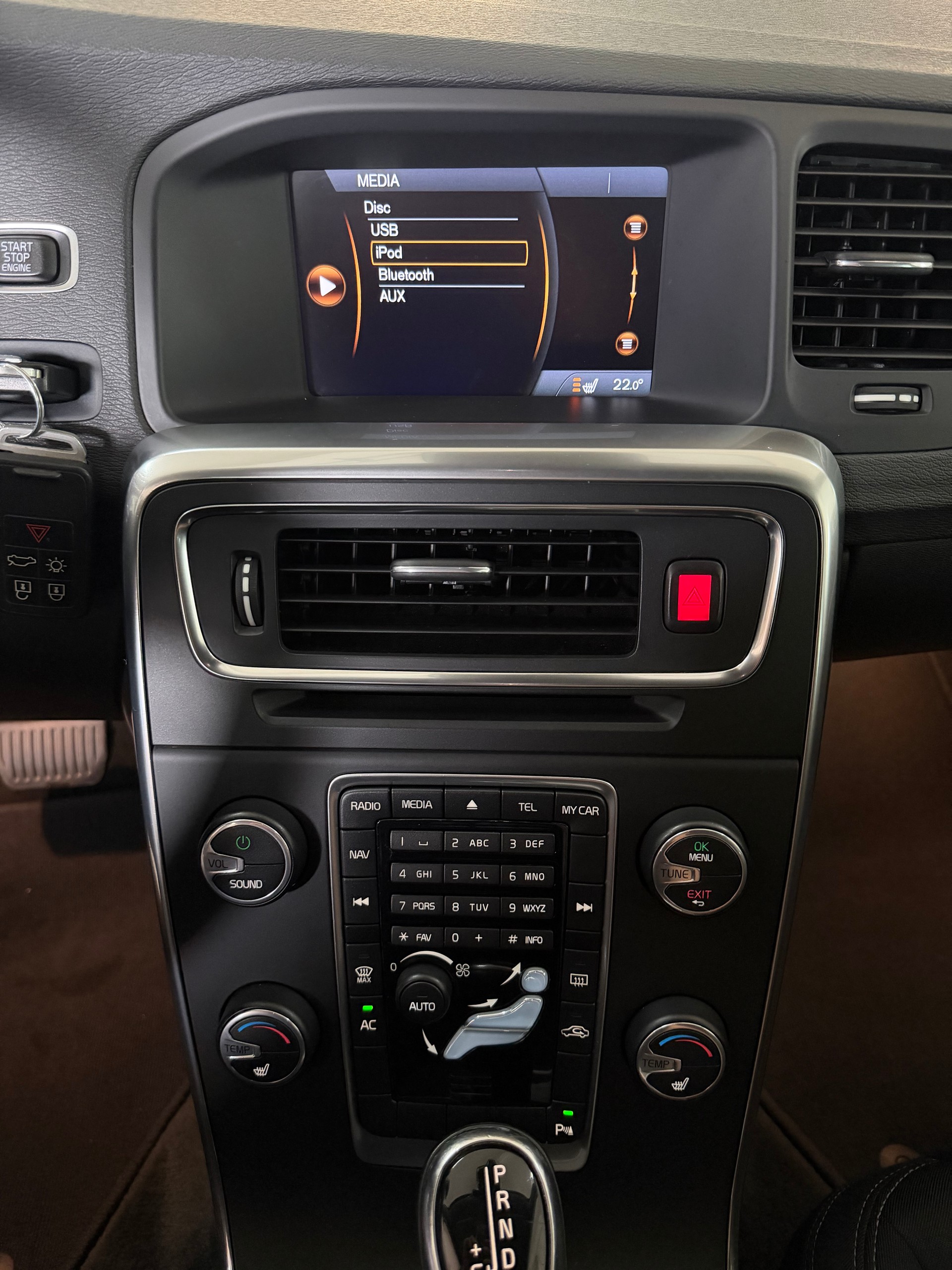 VOLVO V60 D4 AWD Family Edition Geartronic-image-14