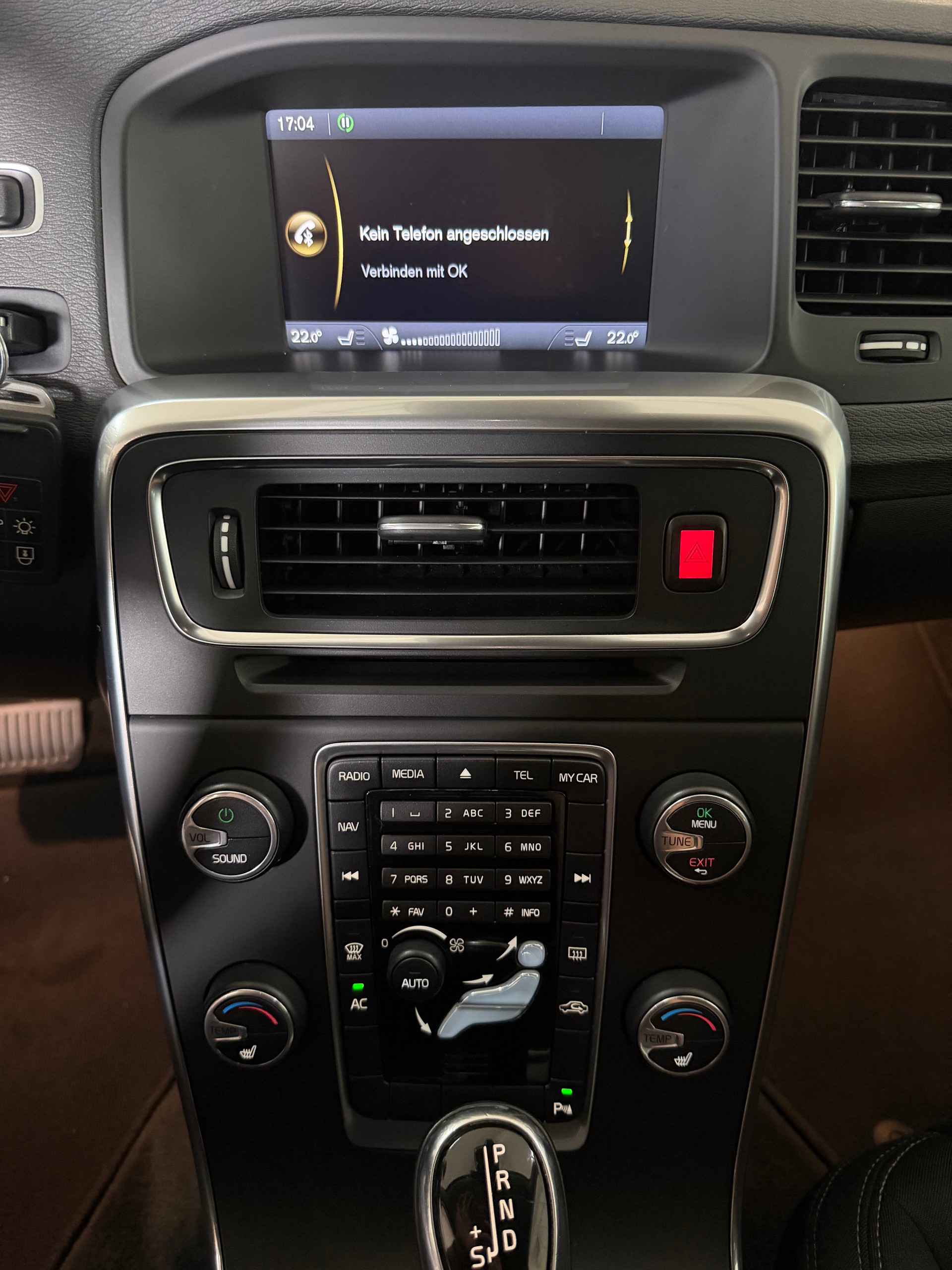 VOLVO V60 D4 AWD Family Edition Geartronic-image-16