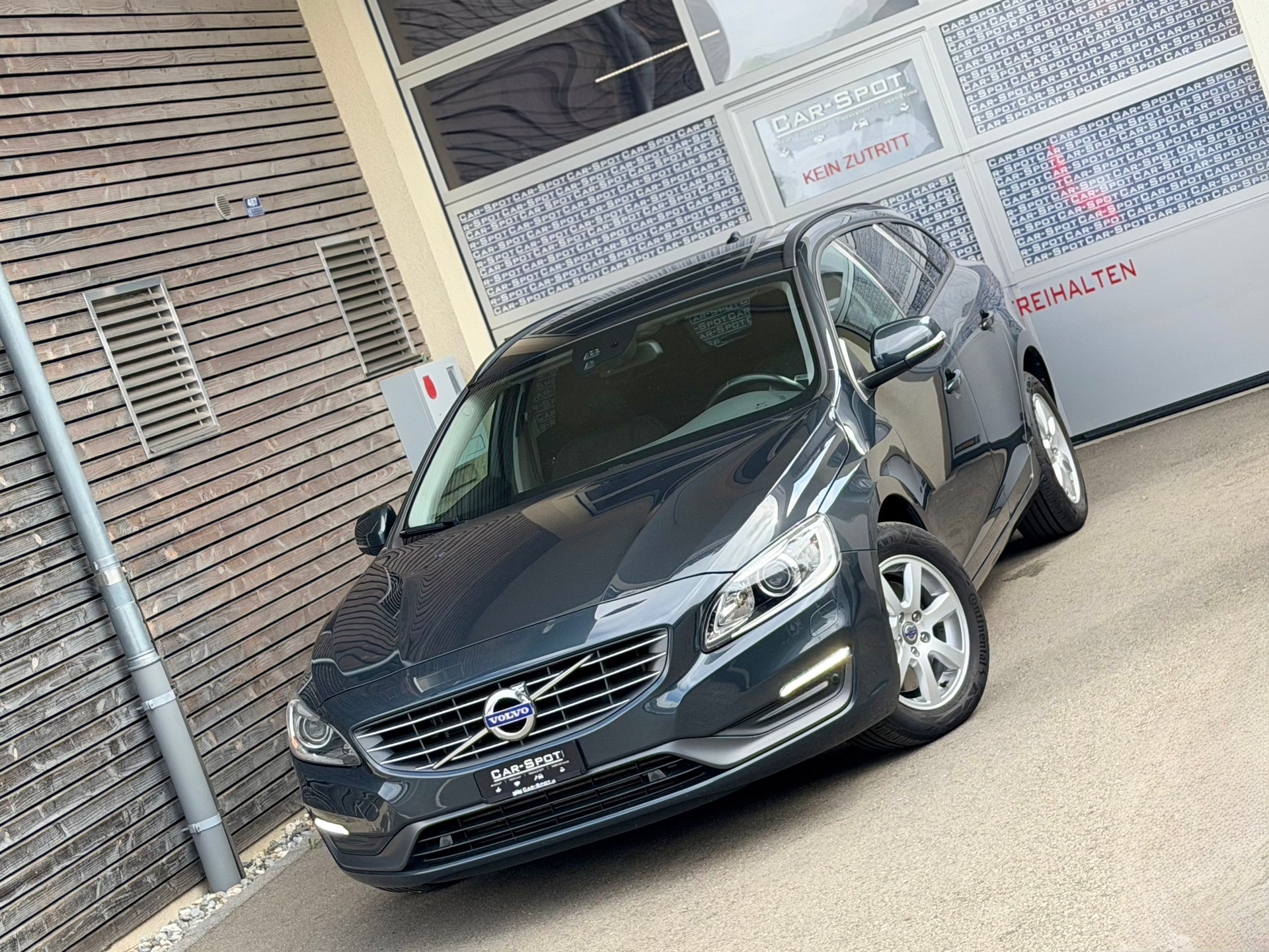 VOLVO V60 D4 AWD Family Edition Geartronic