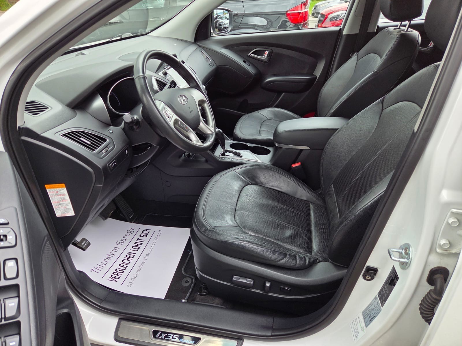 HYUNDAI iX 35 Fuel Cell 2WD-image-8