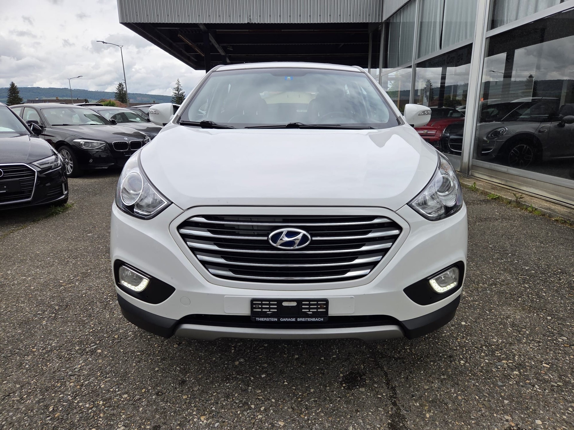 HYUNDAI iX 35 Fuel Cell 2WD-image-2