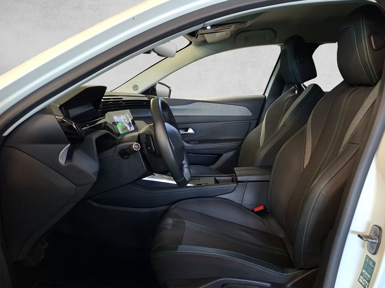 PEUGEOT 308 SW 1.6 PHEV 180 Allure Pack-image-14