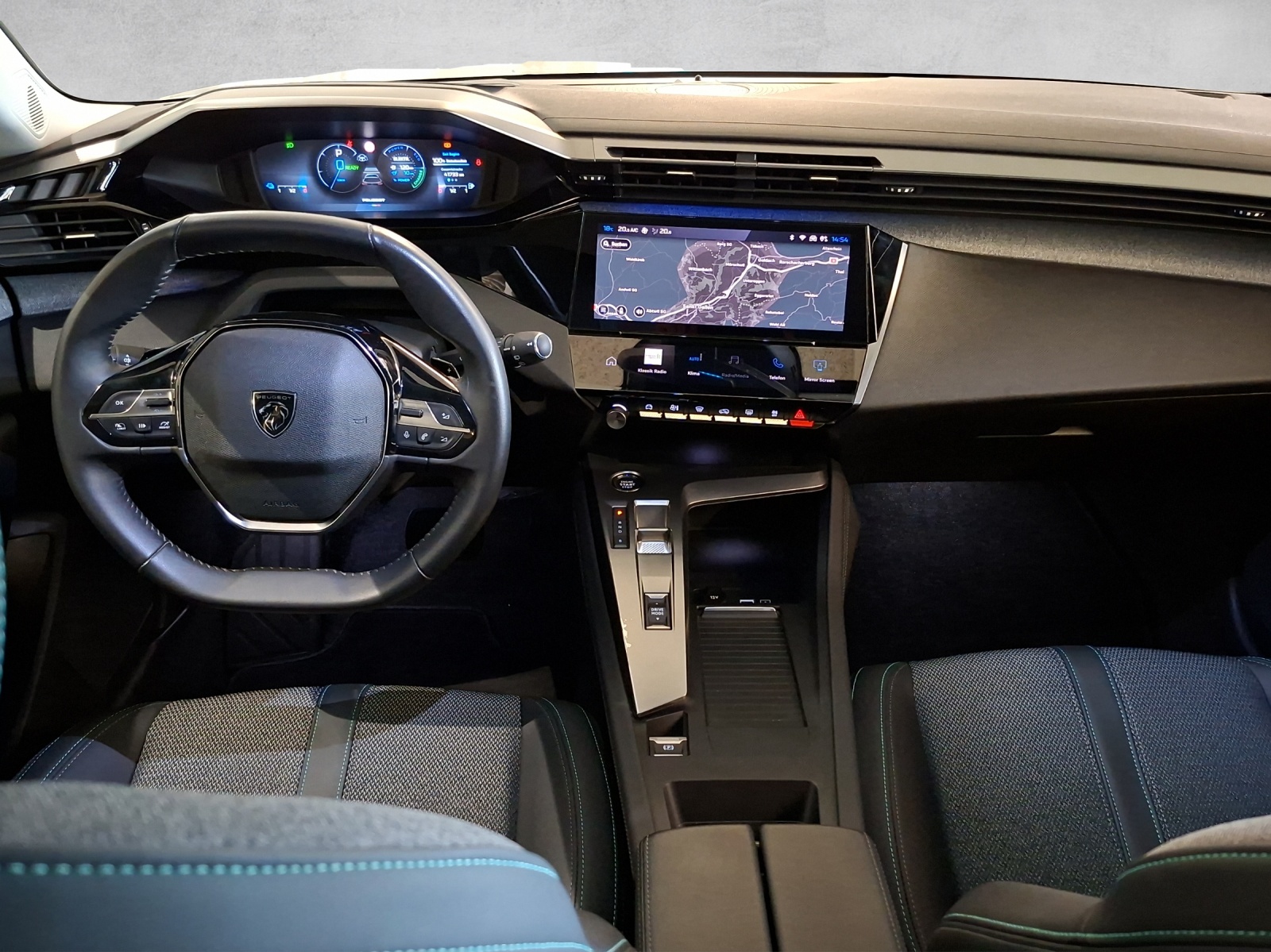 PEUGEOT 308 SW 1.6 PHEV 180 Allure Pack-image-9