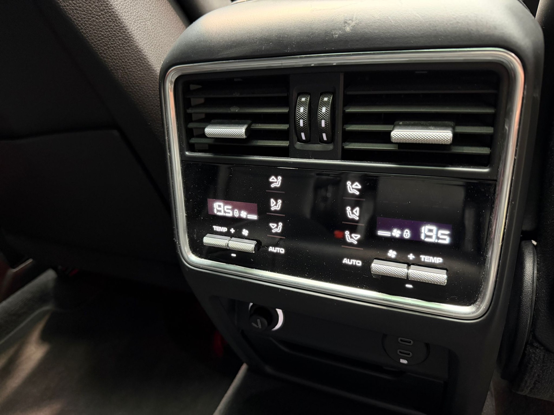 PORSCHE Cayenne E-Hybrid-image-11