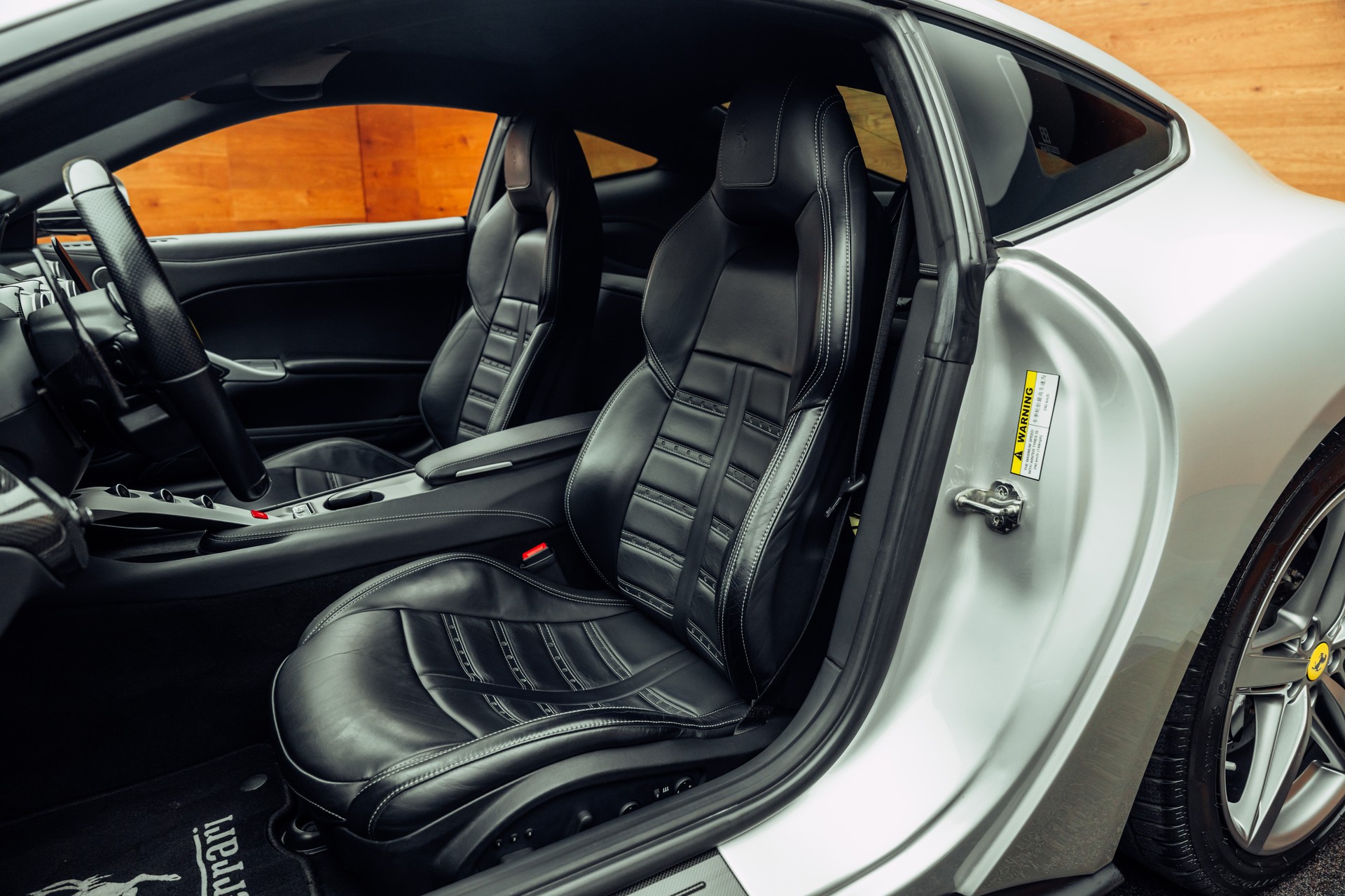 FERRARI F12 Berlinetta-image-6