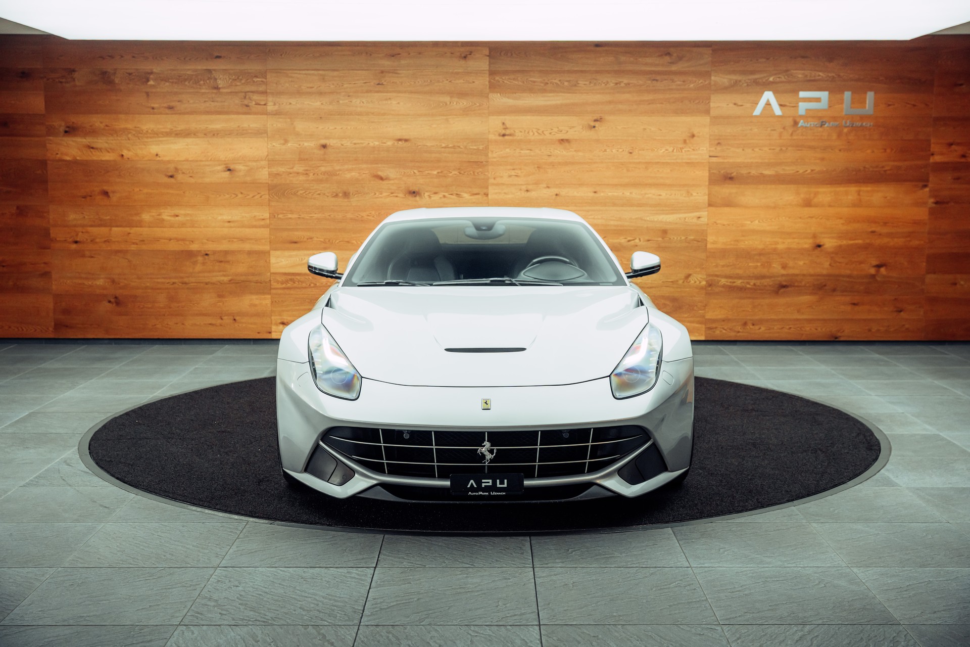 FERRARI F12 Berlinetta-image-19