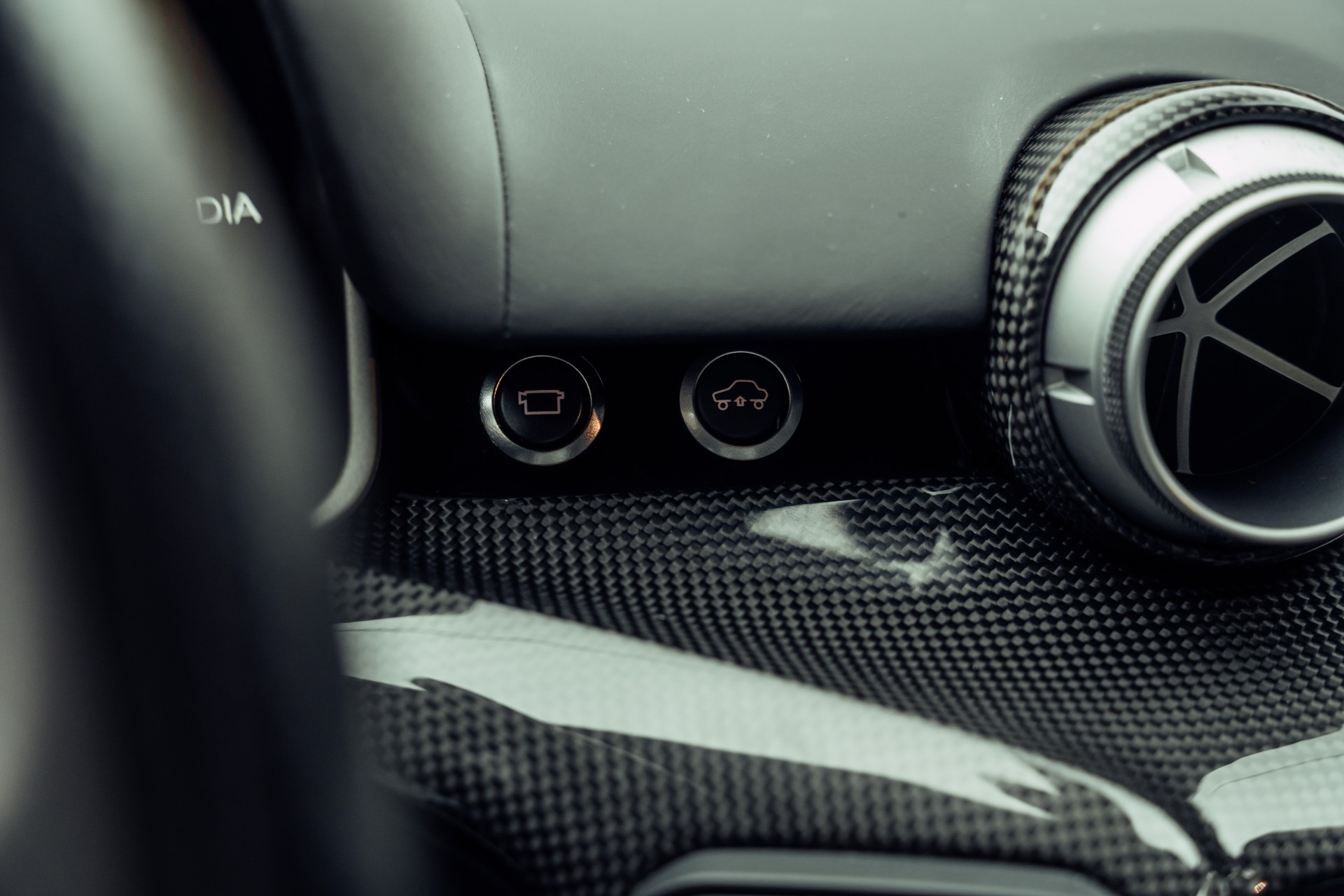 FERRARI F12 Berlinetta-image-17