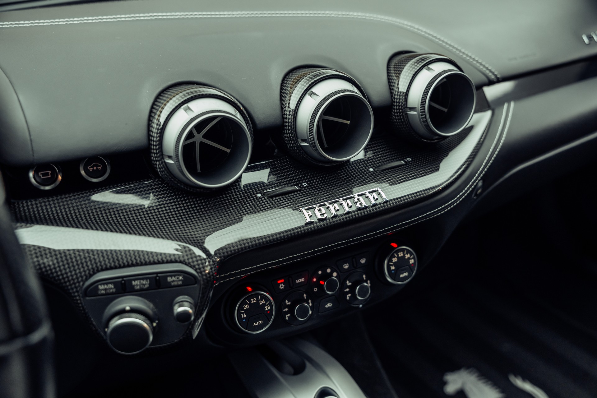 FERRARI F12 Berlinetta-image-15