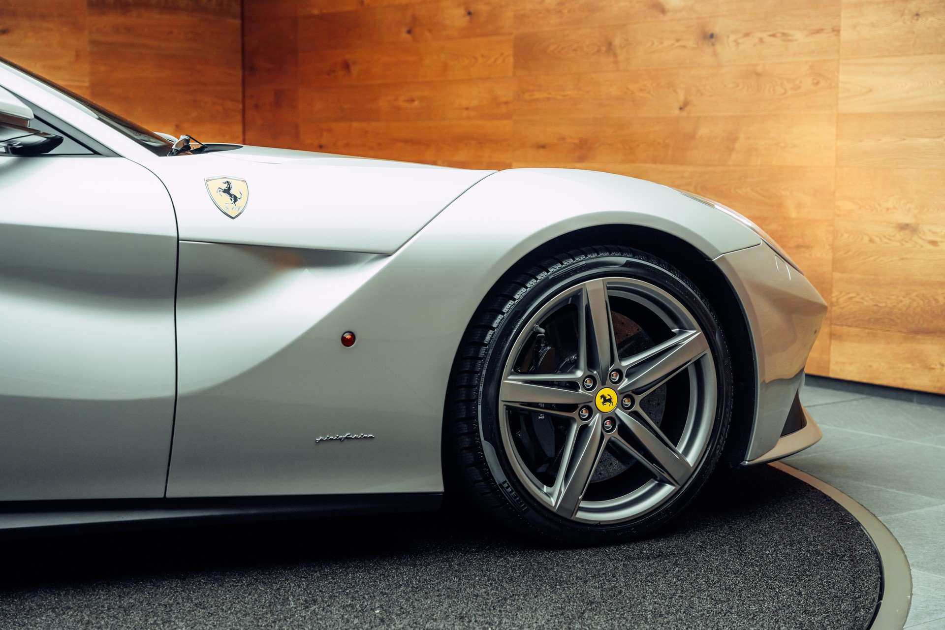 FERRARI F12 Berlinetta-image-21
