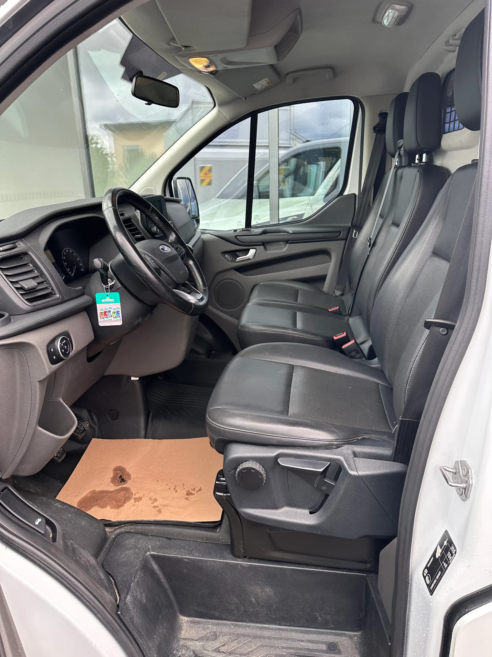 FORD Transit Custom Van 340 L2 2.0 TDCi 130 Trend-image-9