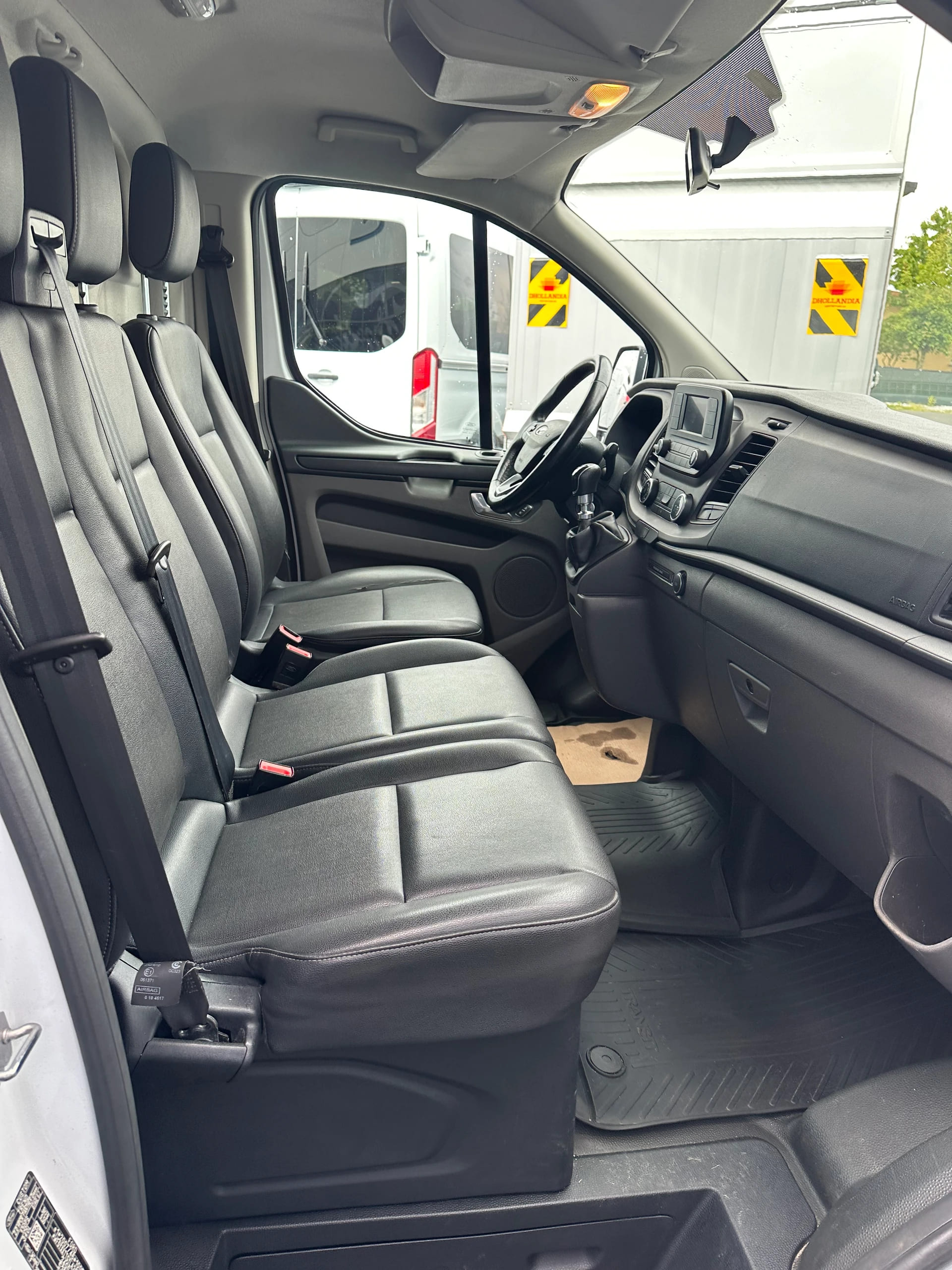 FORD Transit Custom Van 340 L2 2.0 TDCi 130 Trend-image-11