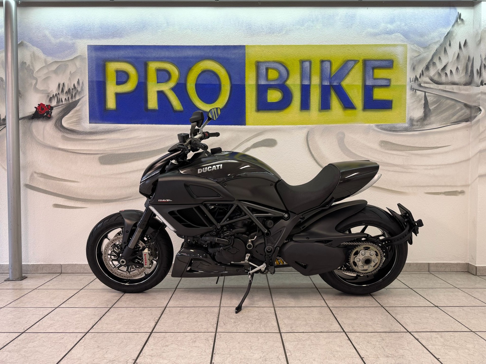 DUCATI Diavel 1200 Carbon-image-4