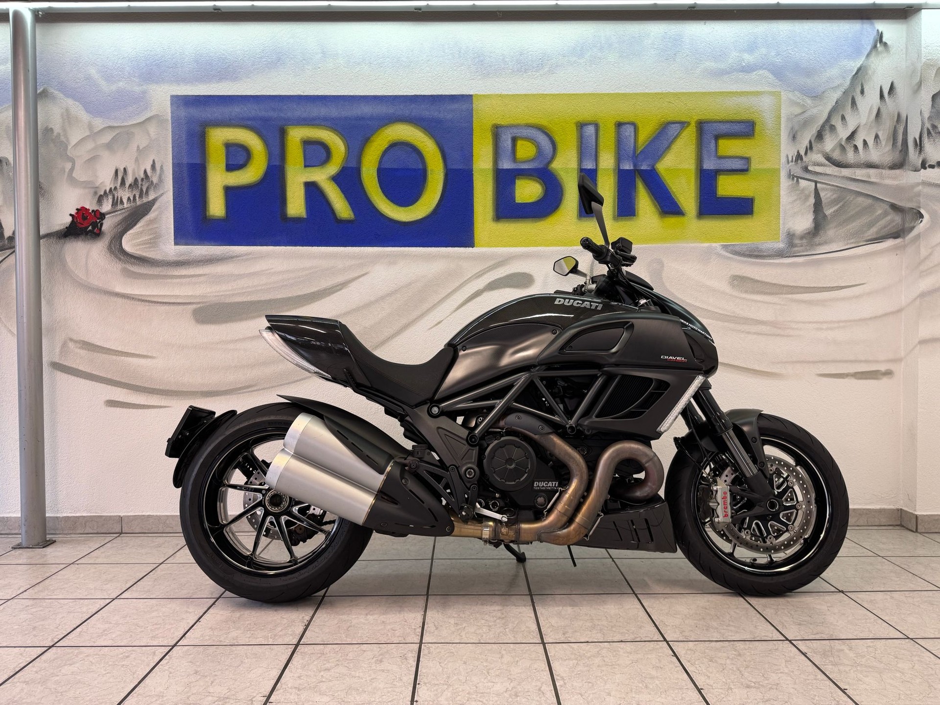 DUCATI Diavel 1200 Carbon-showroom-element-1
