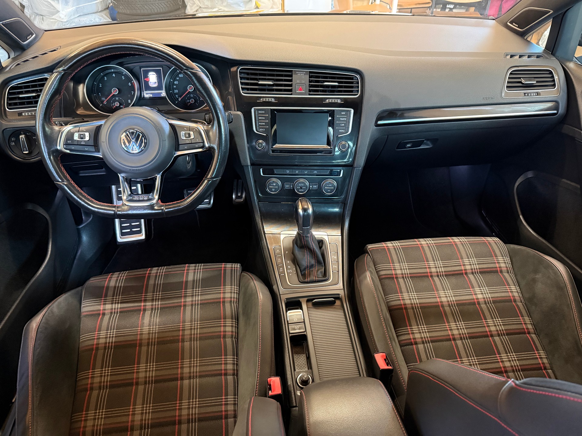 VW Golf 2.0 TSI GTI Performance DSG-image-7